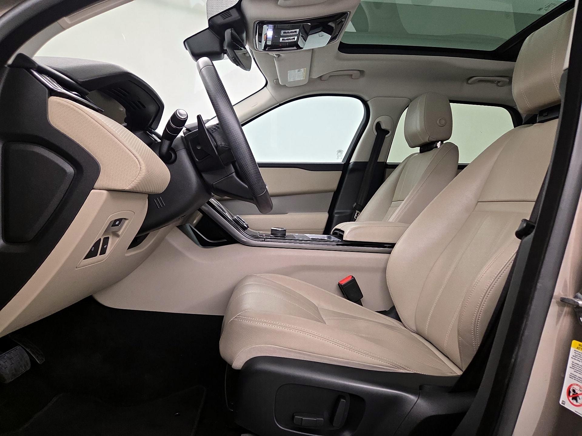 Thumbnail: 2019 Land Rover Range Rover Velar - 11