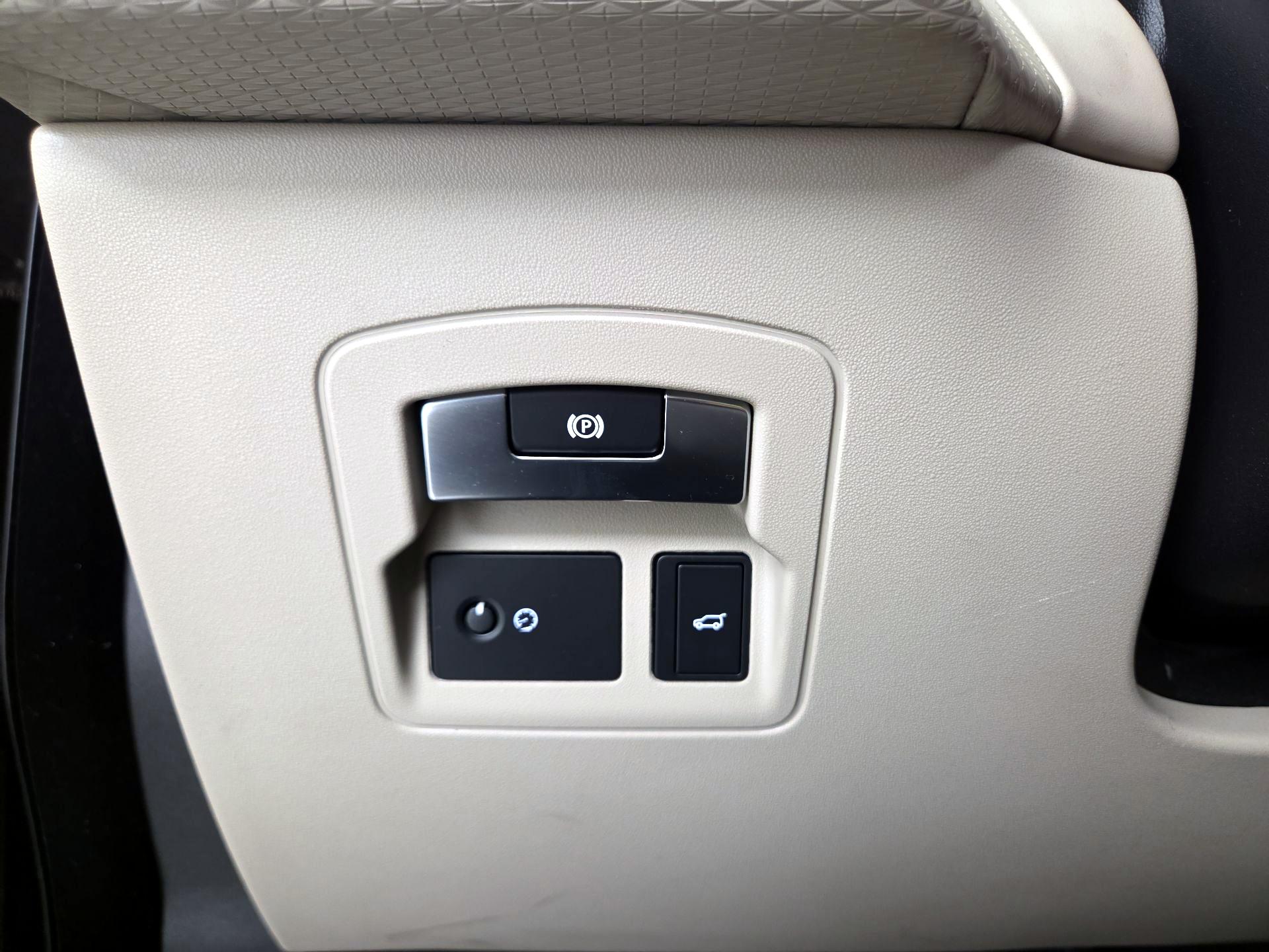 Thumbnail: 2019 Land Rover Range Rover Velar - 13