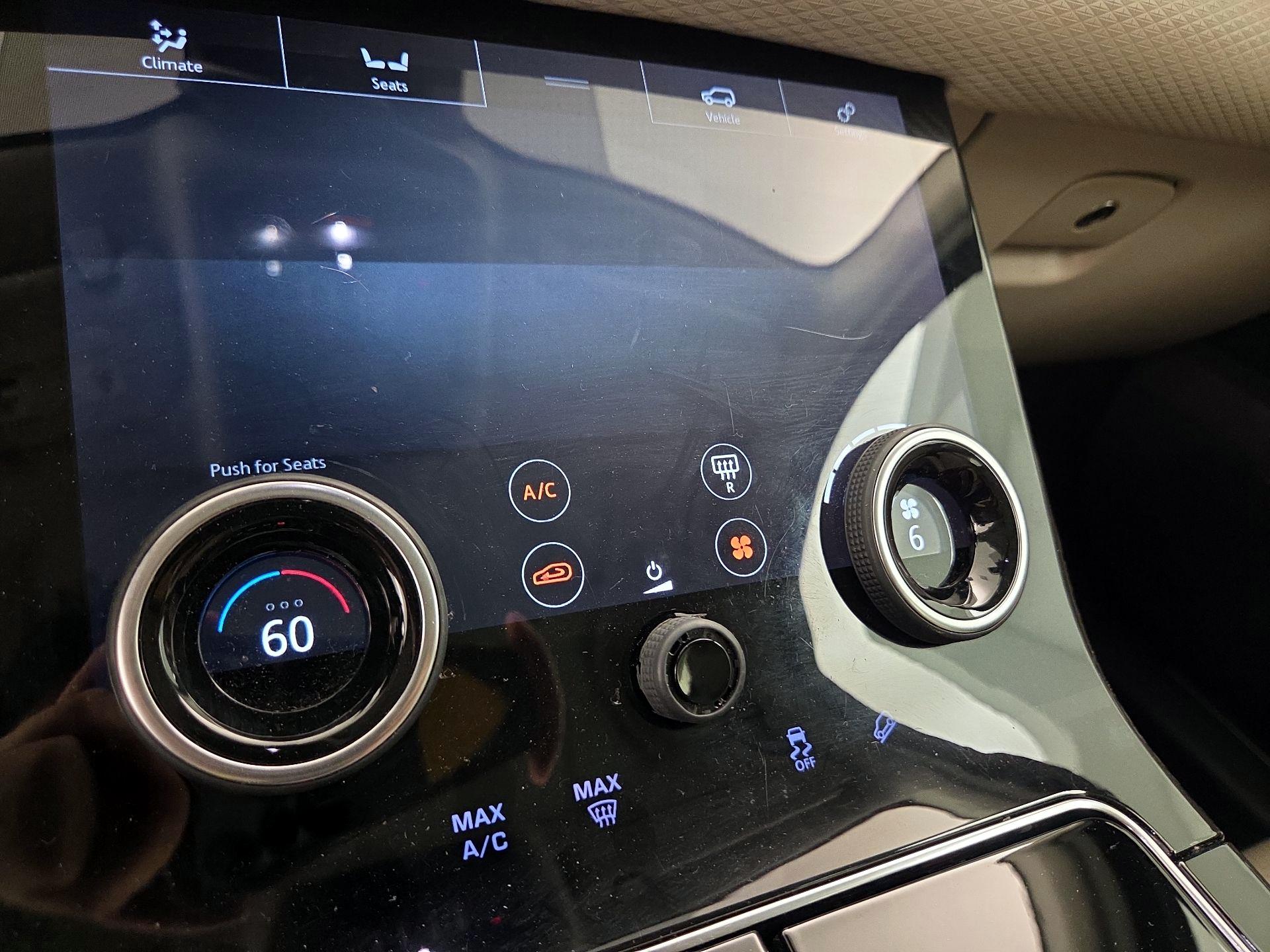 Thumbnail: 2019 Land Rover Range Rover Velar - 17