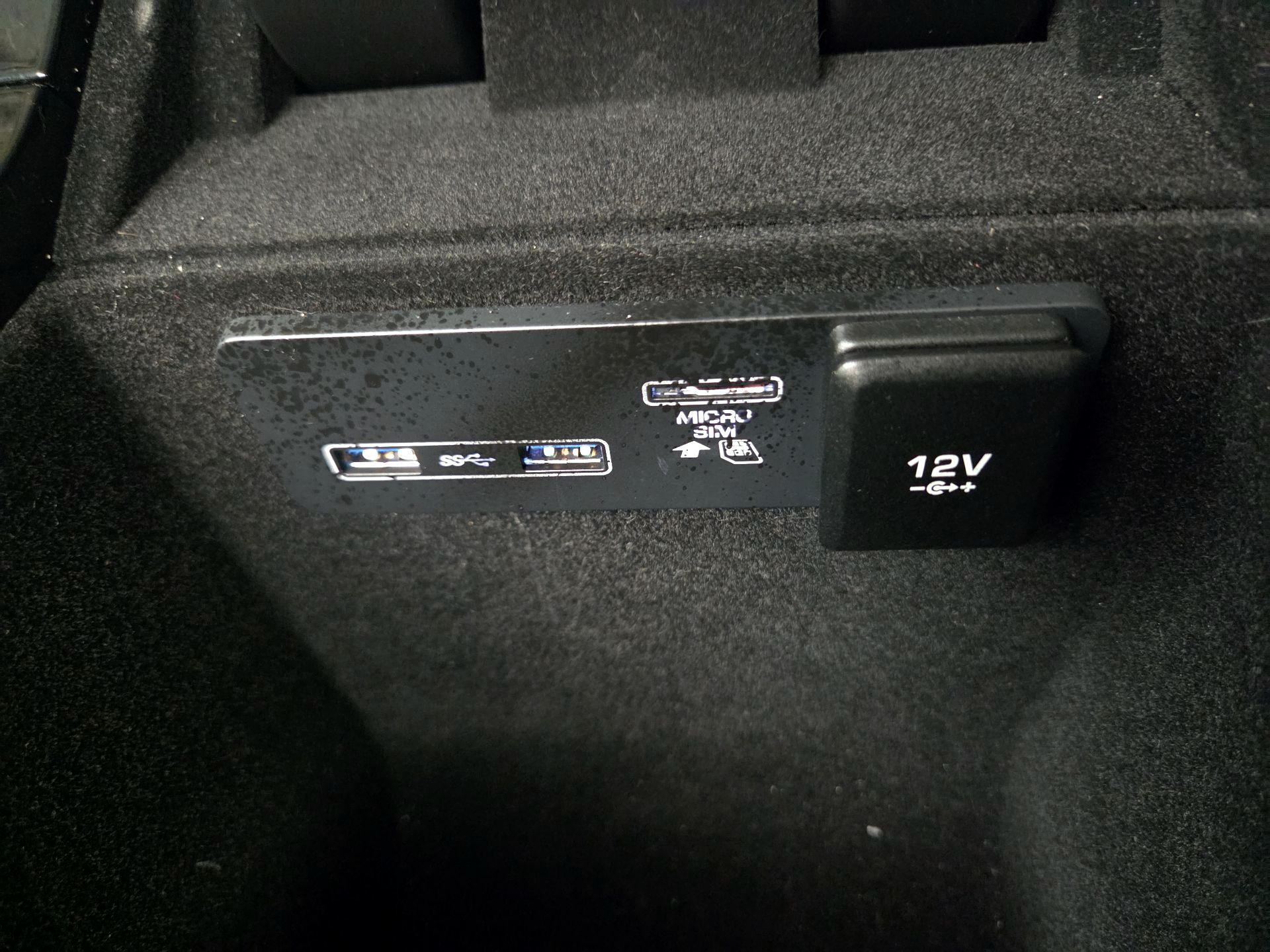 Thumbnail: 2019 Land Rover Range Rover Velar - 19