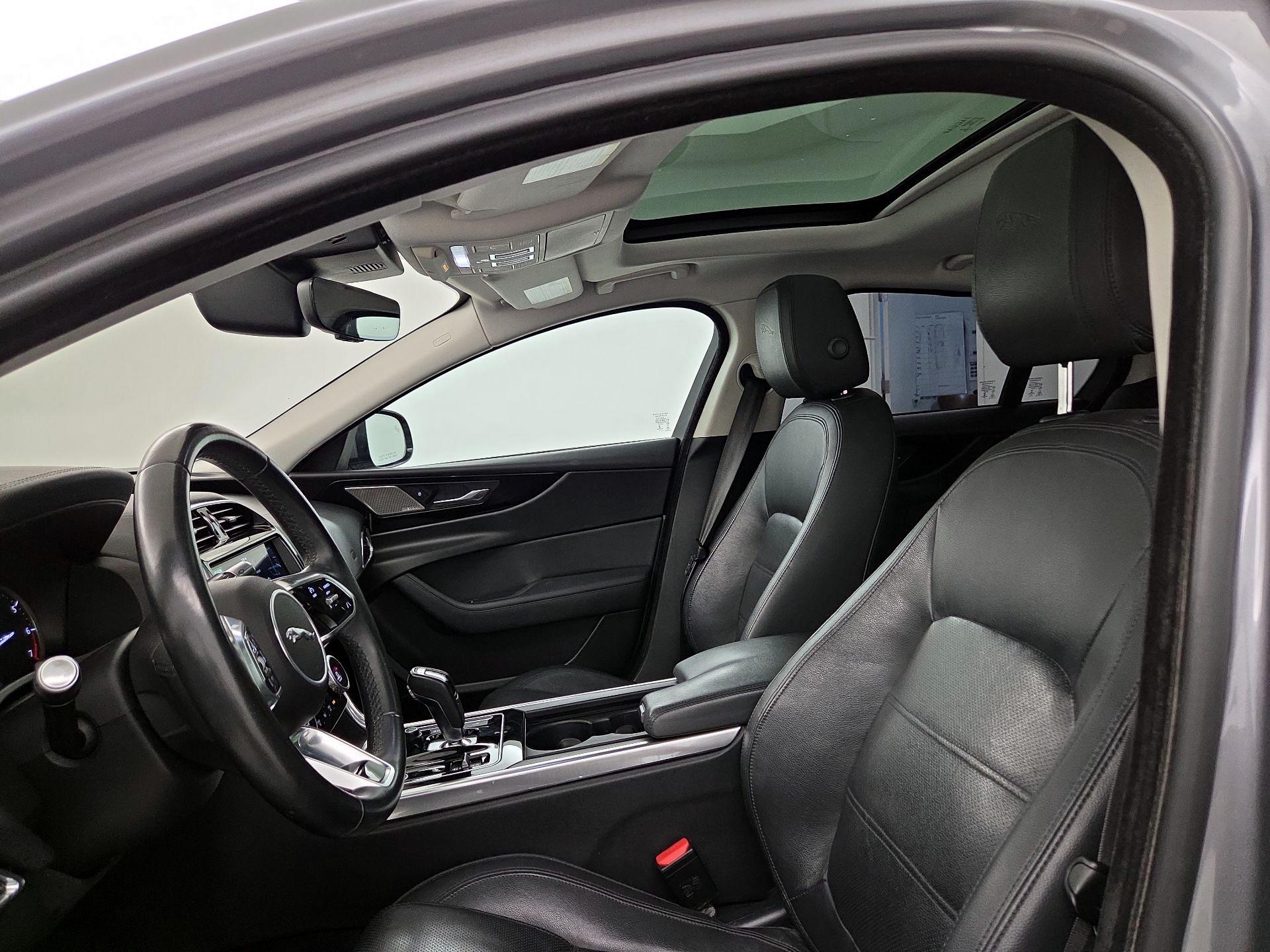 Thumbnail: 2020 Jaguar XE - 20