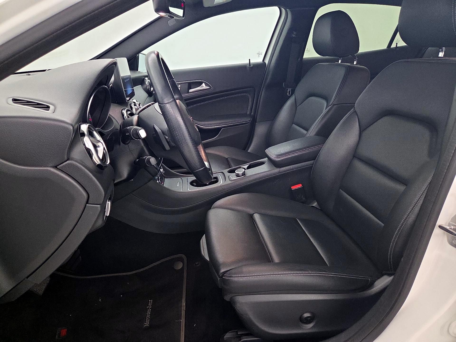 Thumbnail: 2019 Mercedes-Benz GLA - 11