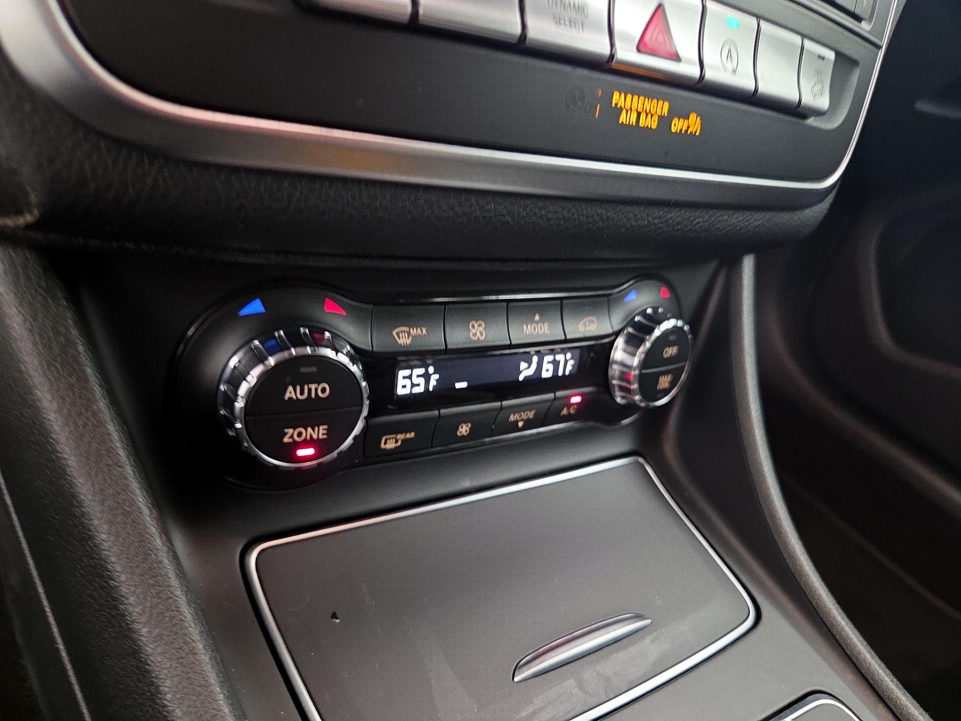 Thumbnail: 2019 Mercedes-Benz GLA - 16