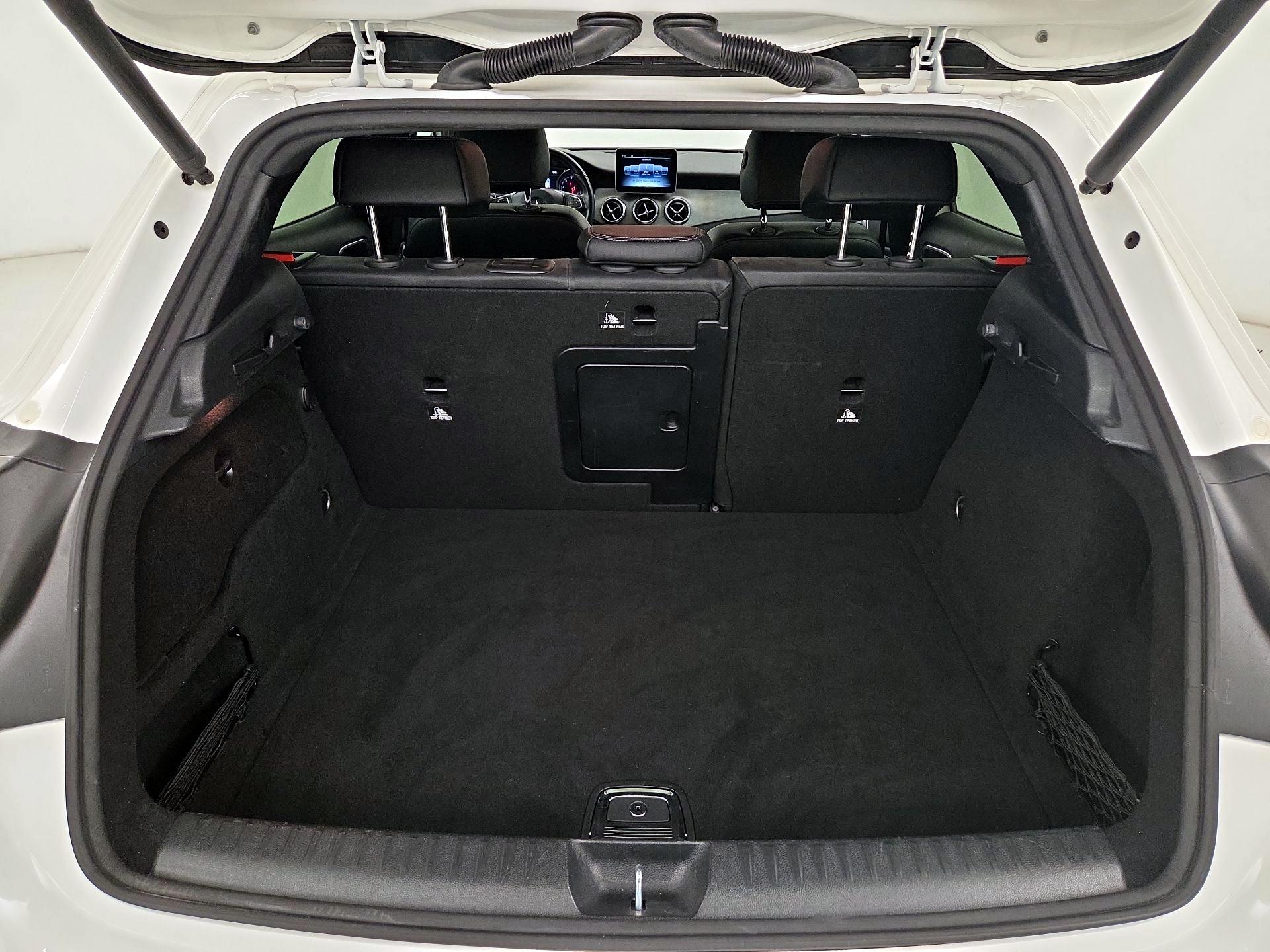 Thumbnail: 2019 Mercedes-Benz GLA - 20