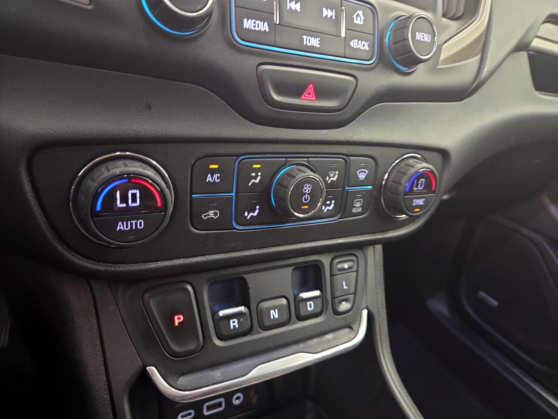 Thumbnail: 2018 GMC Terrain - 17