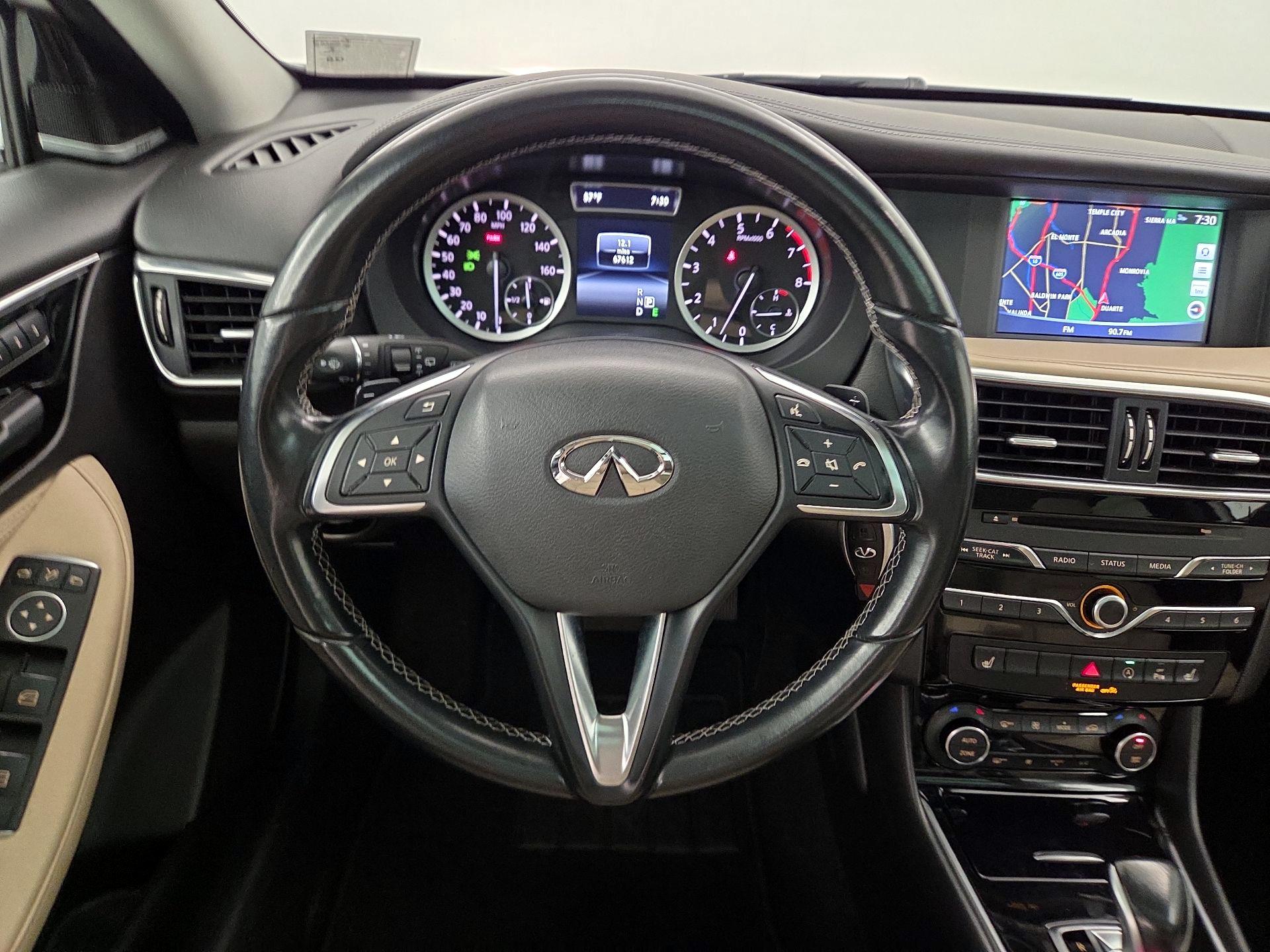 Thumbnail: 2017 INFINITI QX30 - 10