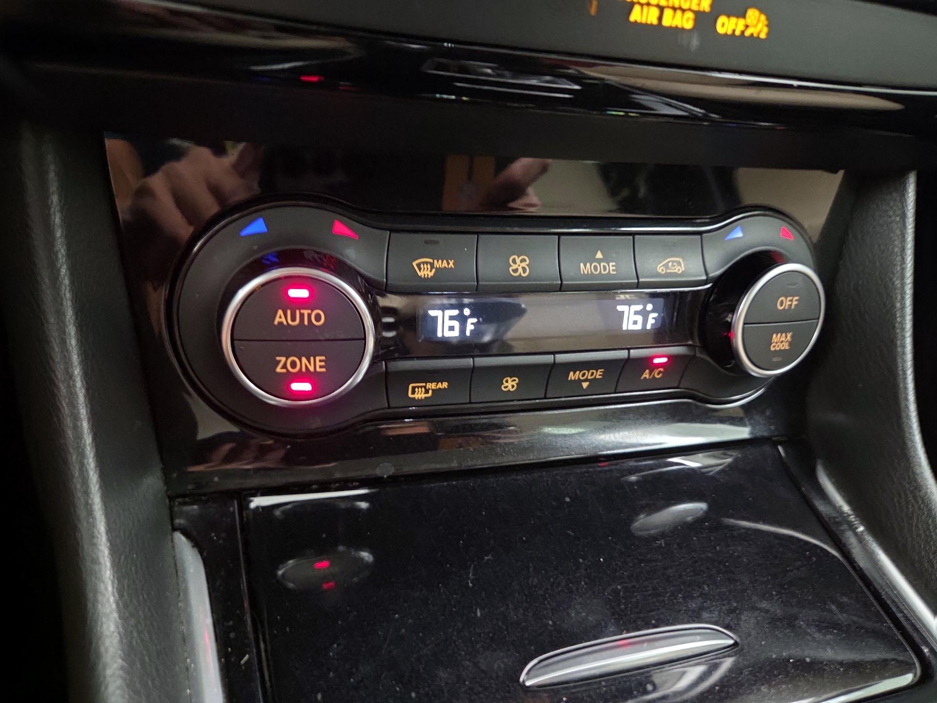 Thumbnail: 2017 INFINITI QX30 - 17