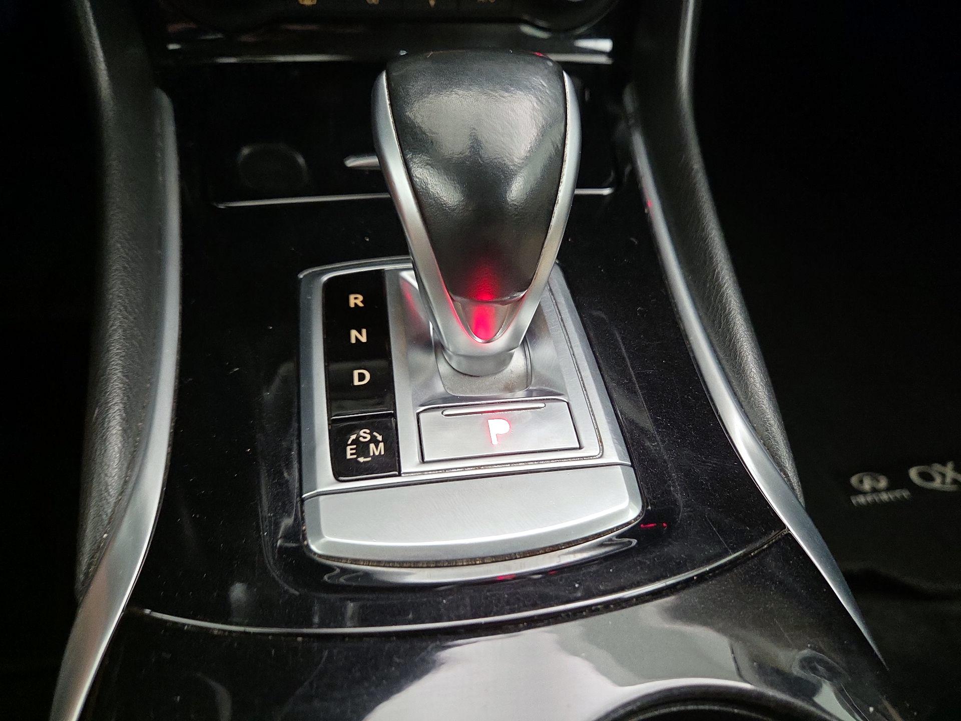 Thumbnail: 2017 INFINITI QX30 - 18