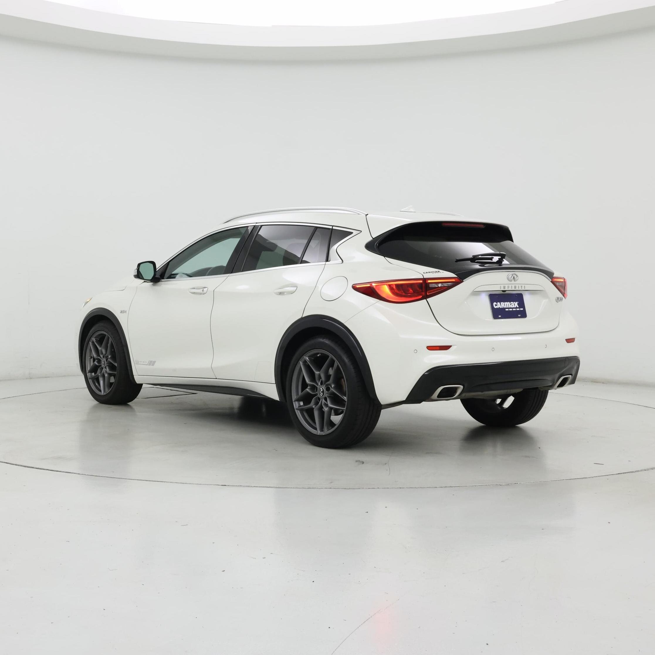 Thumbnail: 2017 INFINITI QX30 - 2