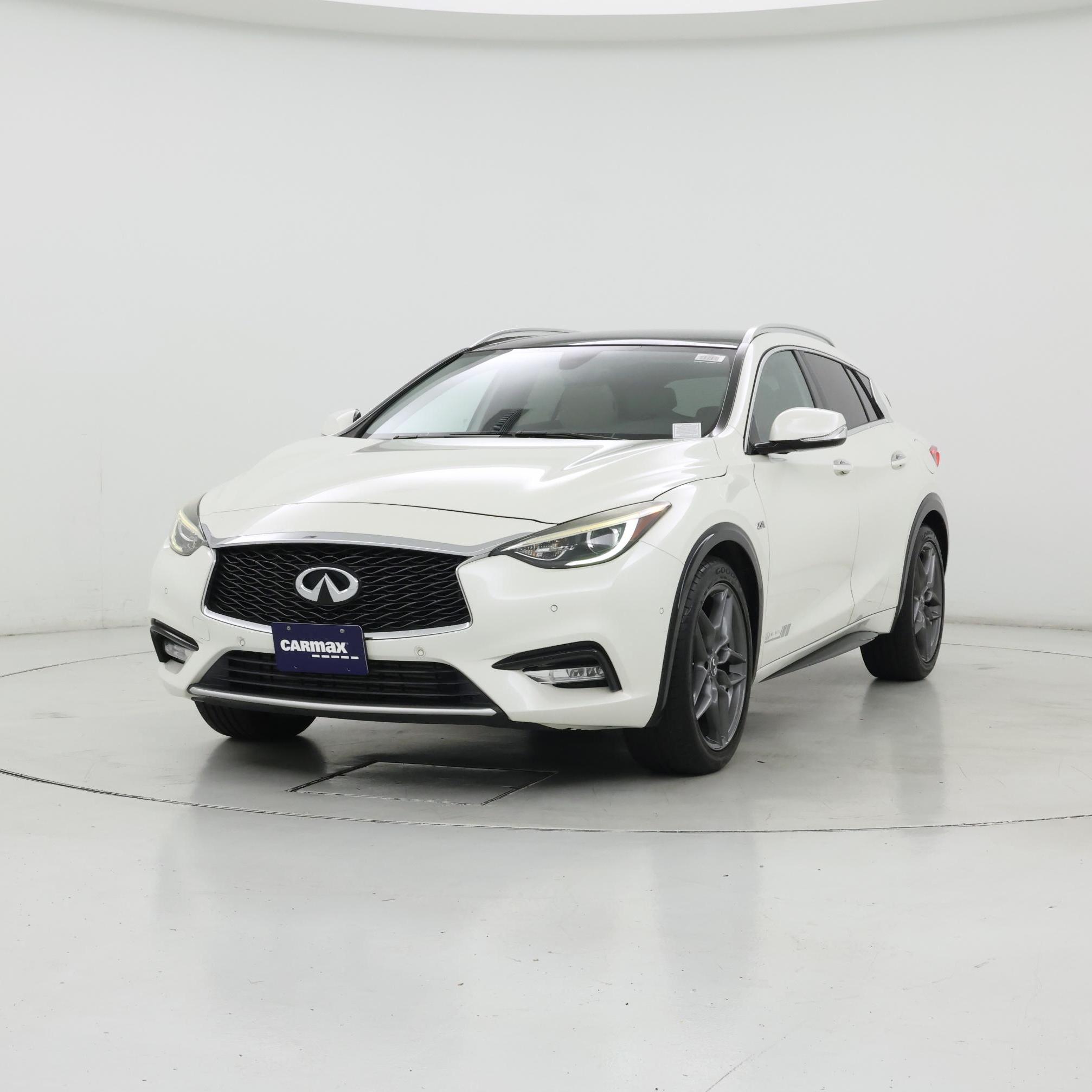 Thumbnail: 2017 INFINITI QX30 - 4