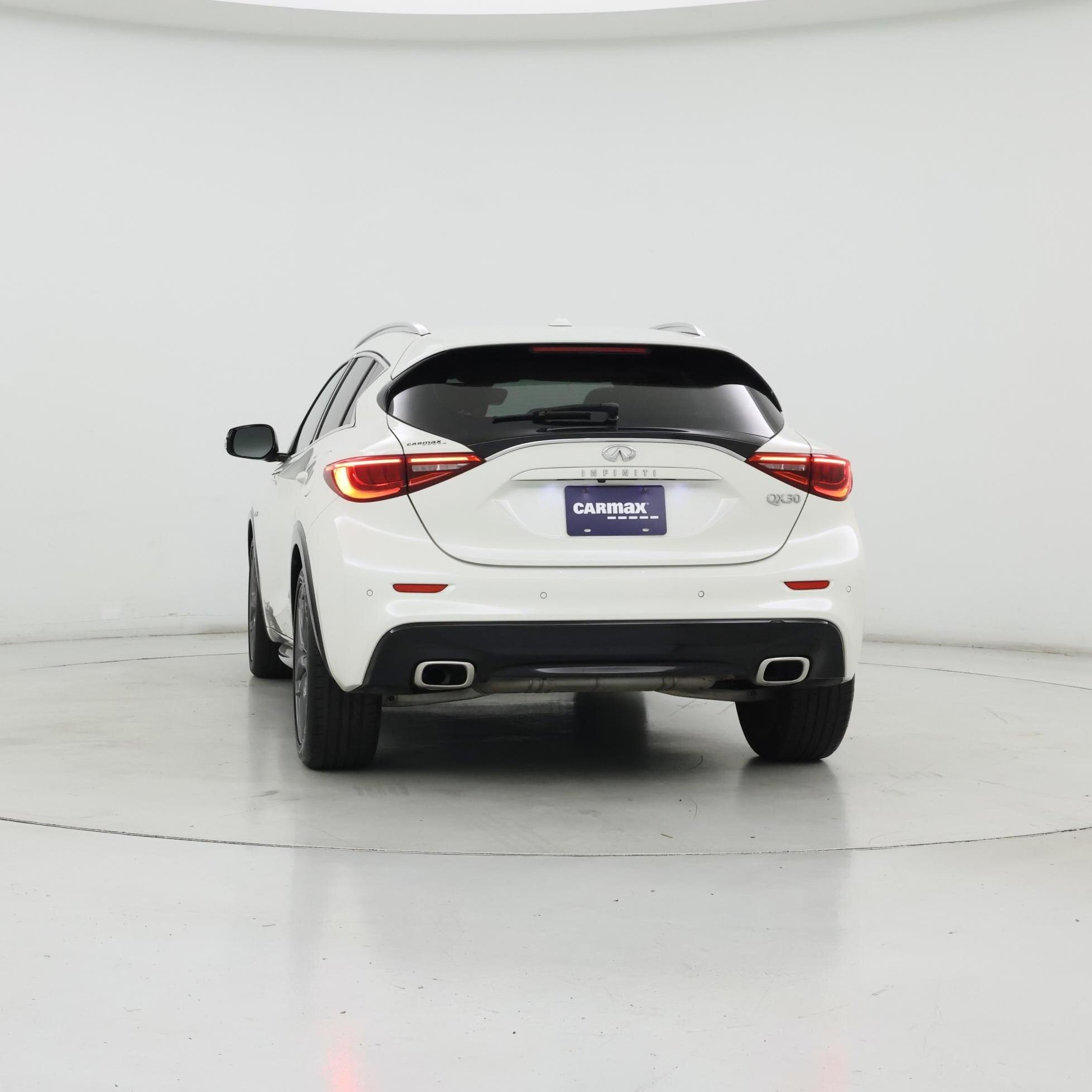 Thumbnail: 2017 INFINITI QX30 - 6