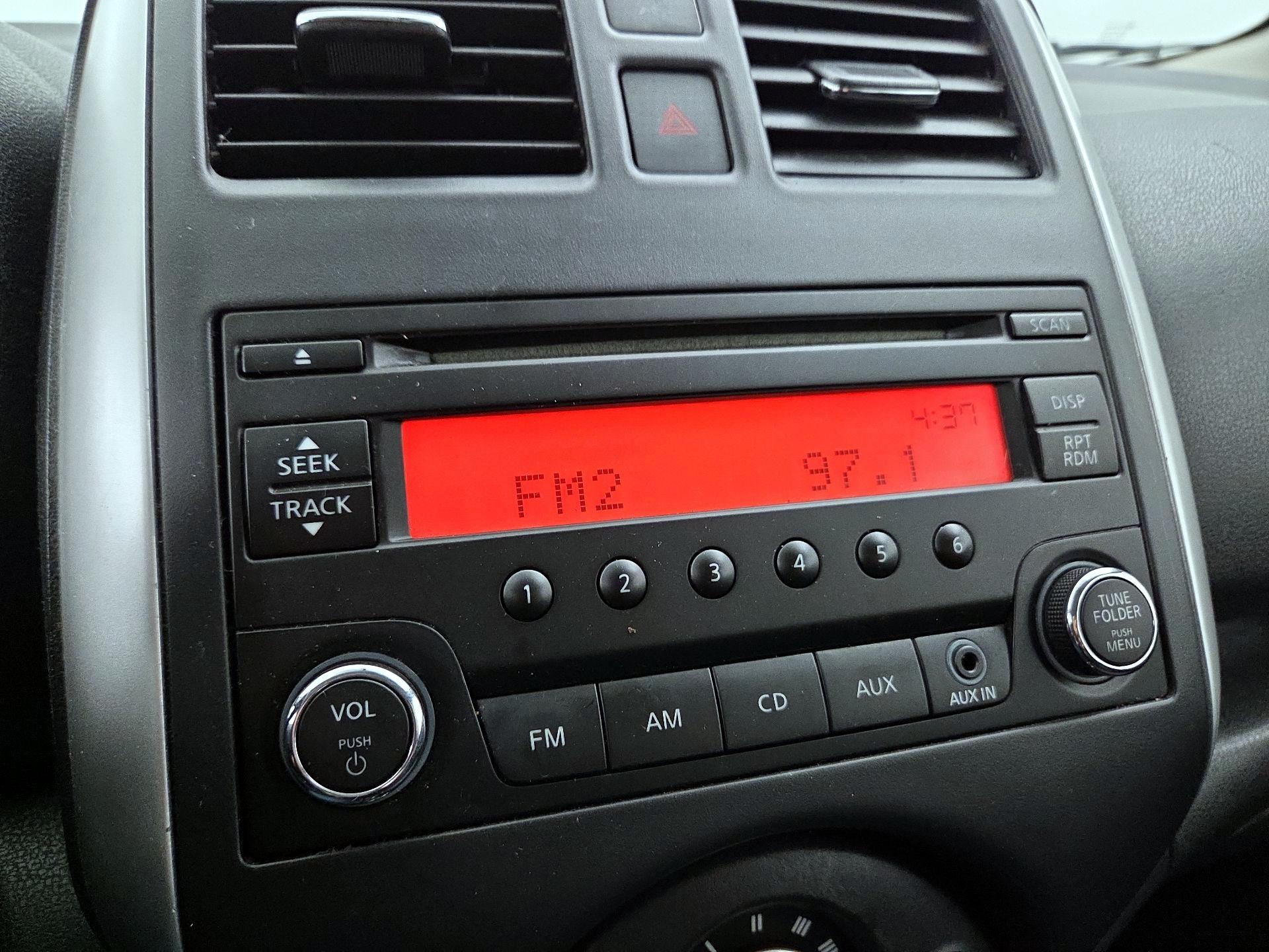 Thumbnail: 2014 Nissan Versa Note - 14