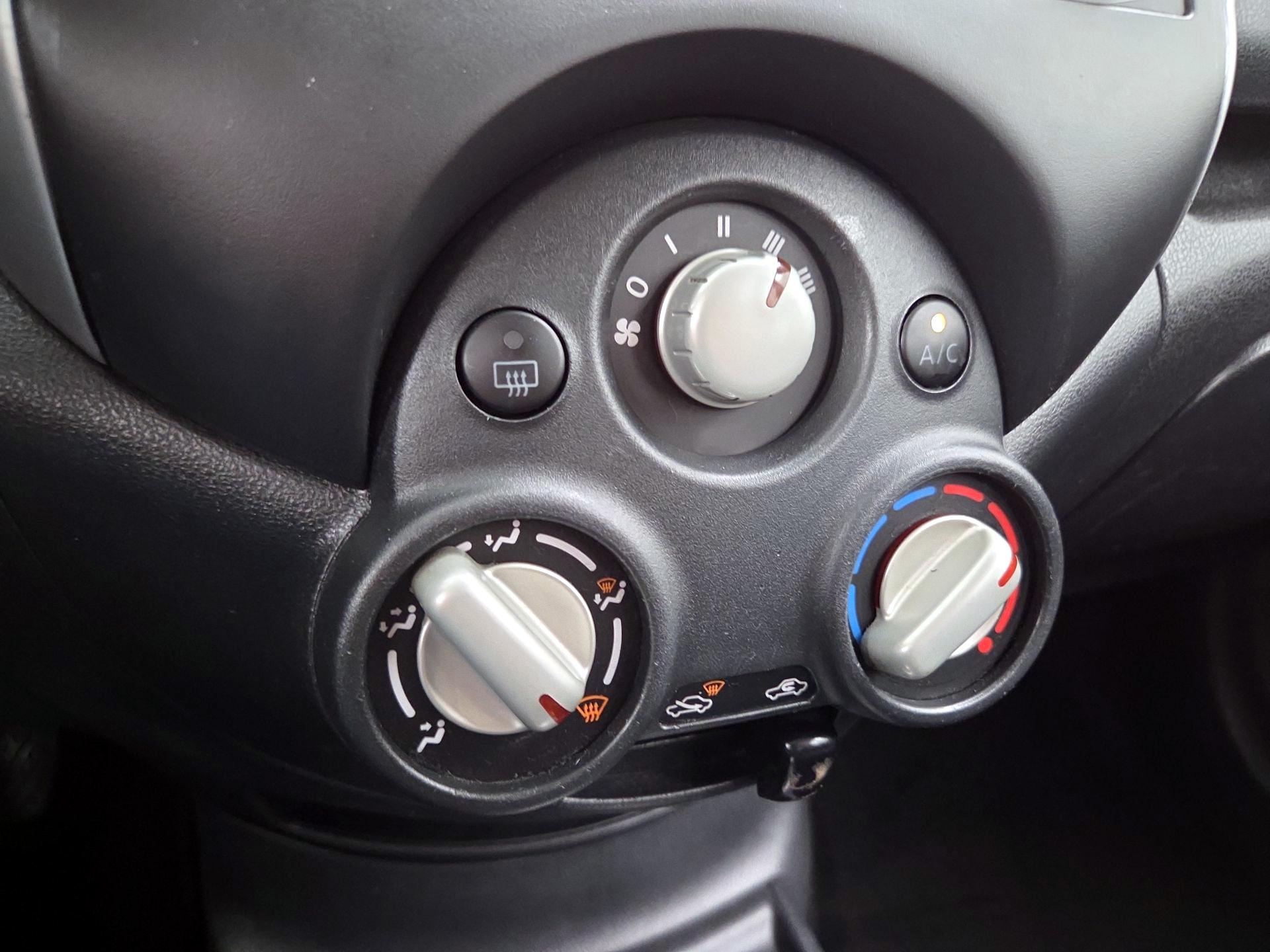 Thumbnail: 2014 Nissan Versa Note - 15