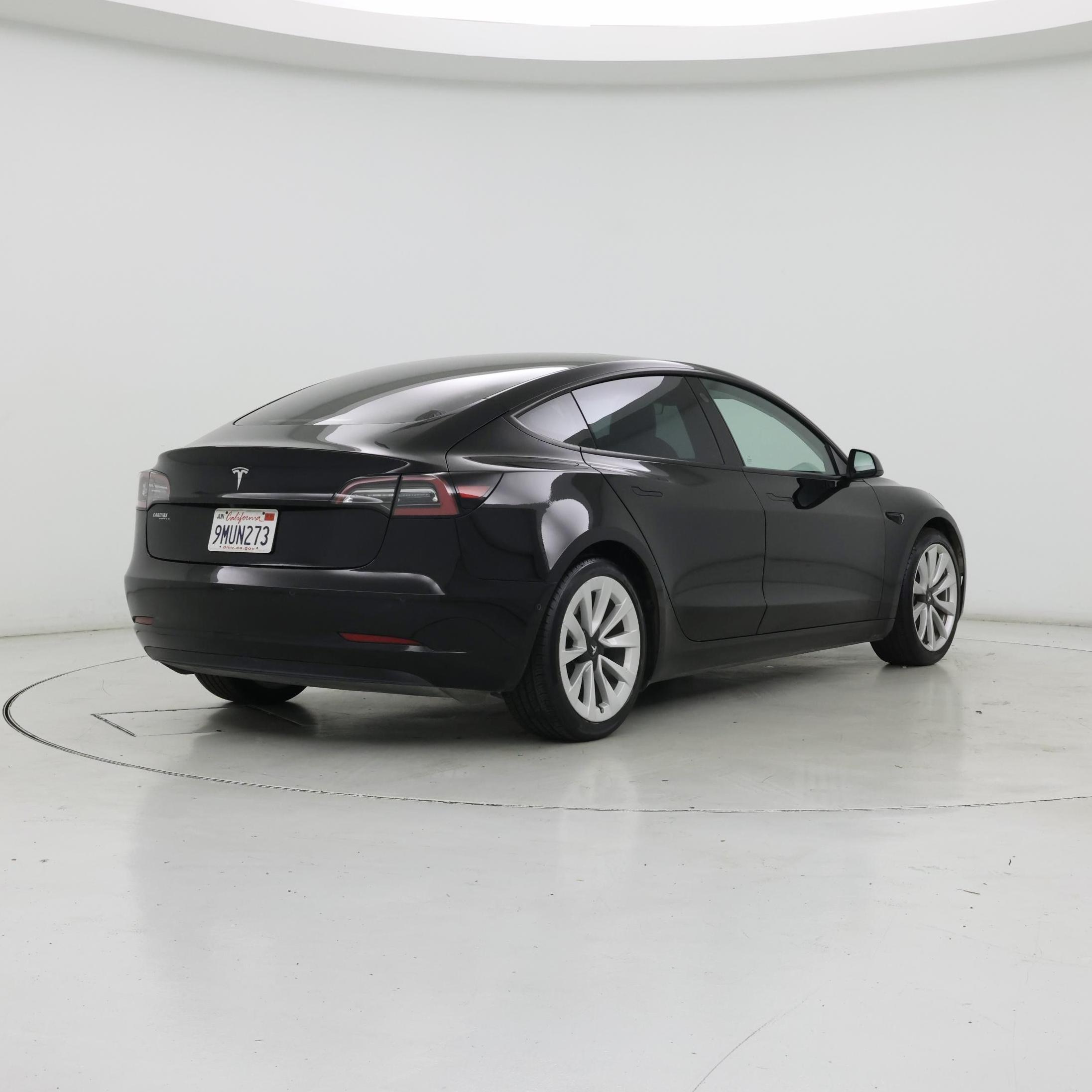 Thumbnail: 2021 Tesla Model 3 - 8