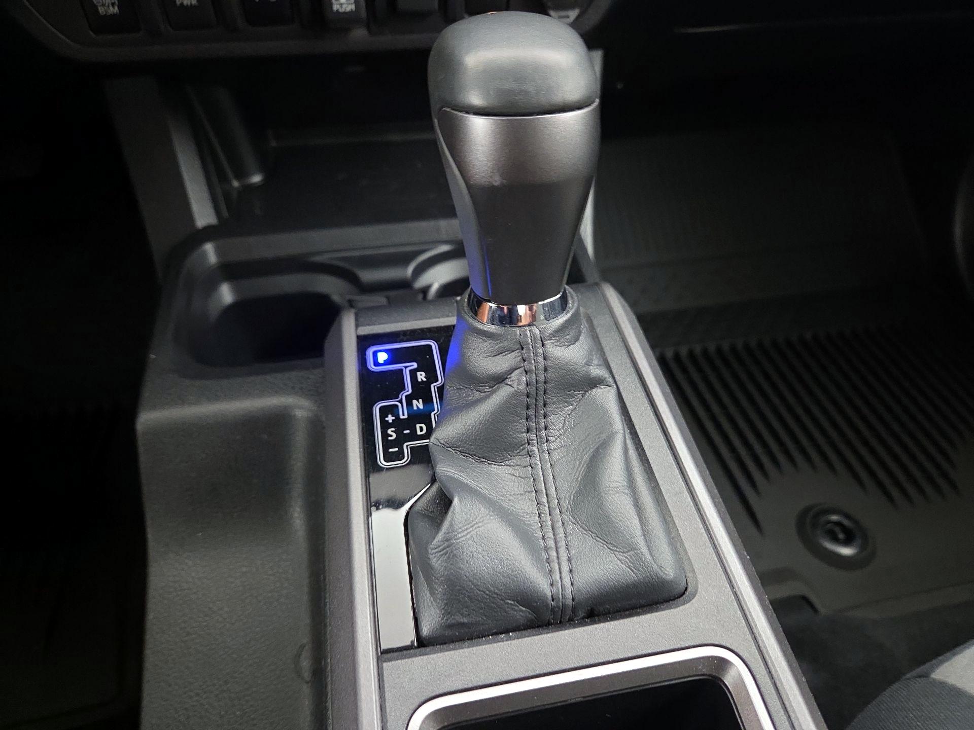 Thumbnail: 2022 Toyota Tacoma - 17