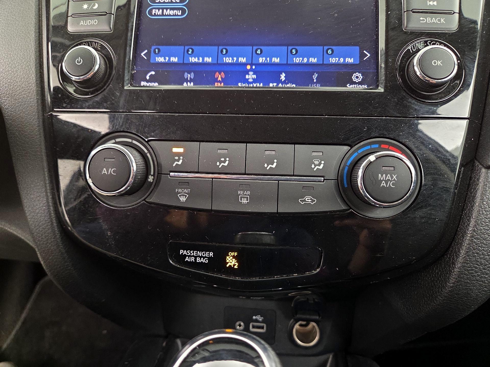 Thumbnail: 2018 Nissan Rogue - 16