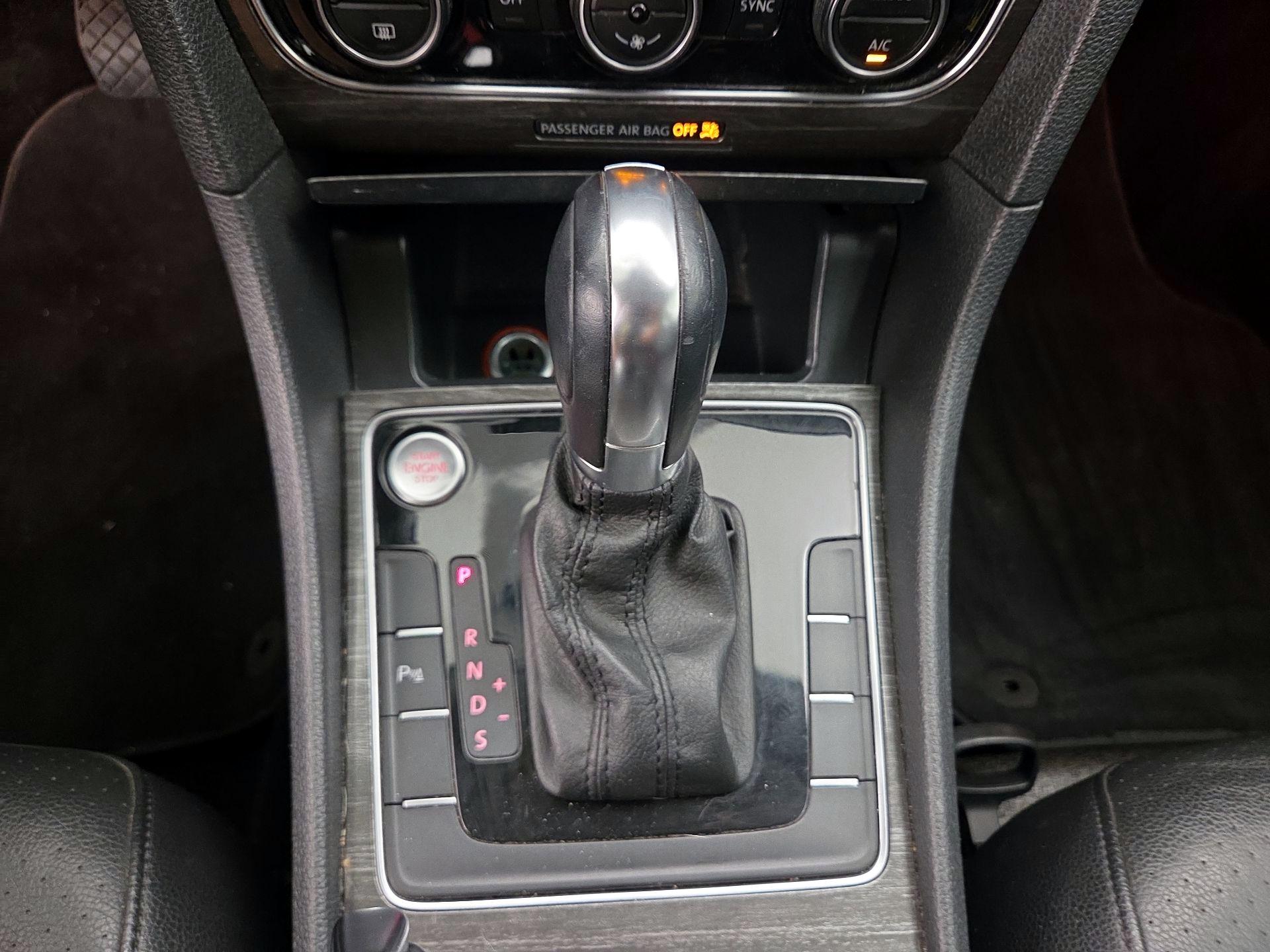 Thumbnail: 2017 Volkswagen Passat - 18