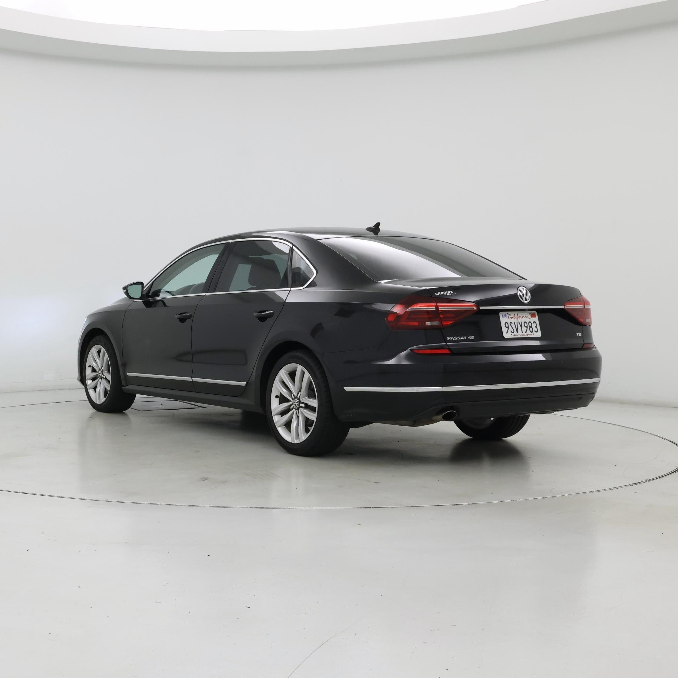 Thumbnail: 2017 Volkswagen Passat - 2