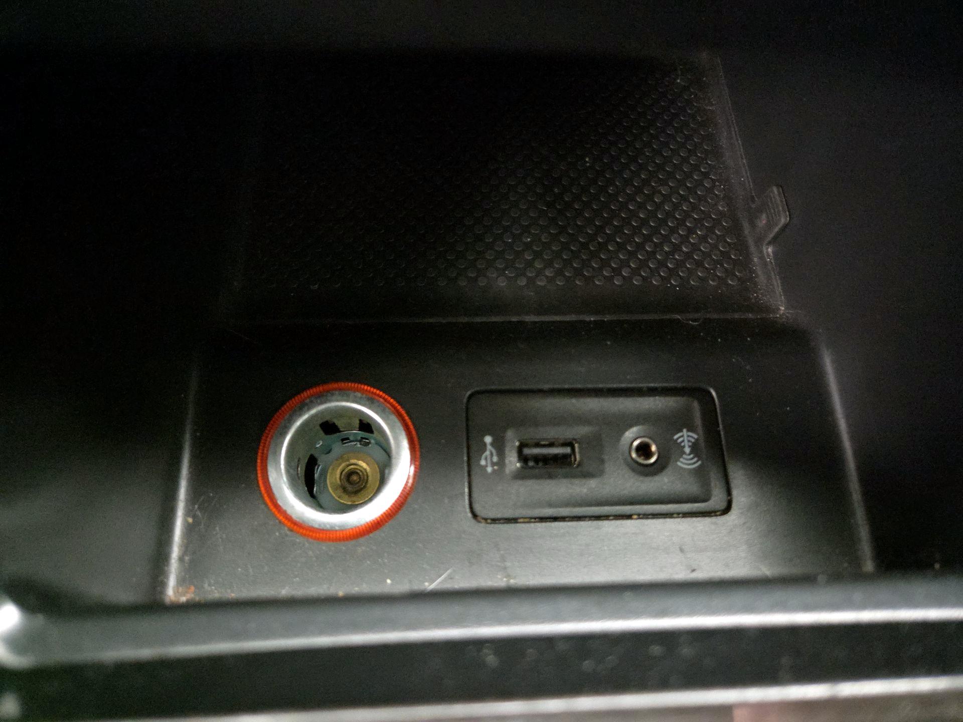 Thumbnail: 2017 Volkswagen Passat - 19