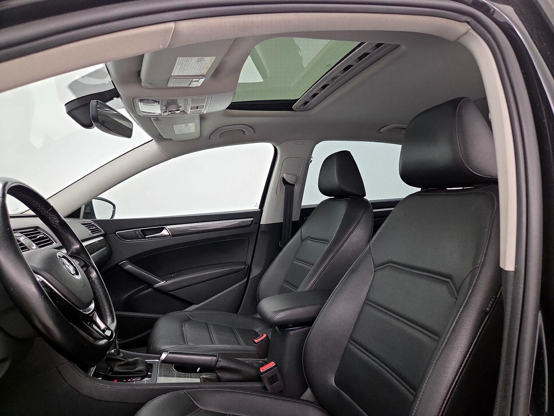 Thumbnail: 2017 Volkswagen Passat - 20