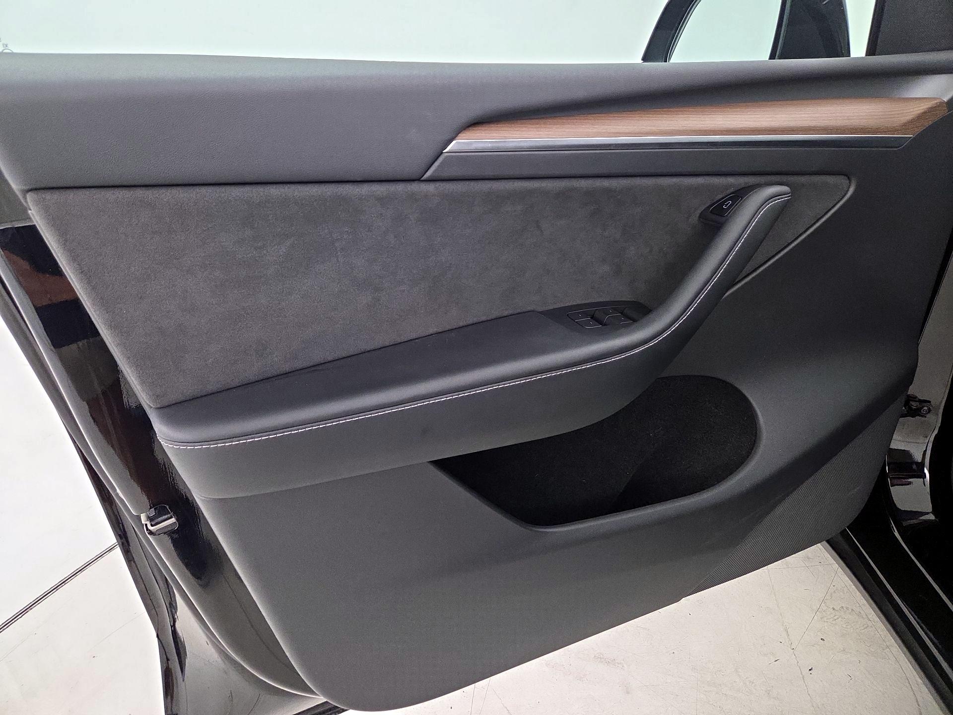 Thumbnail: 2022 Tesla Model Y - 12