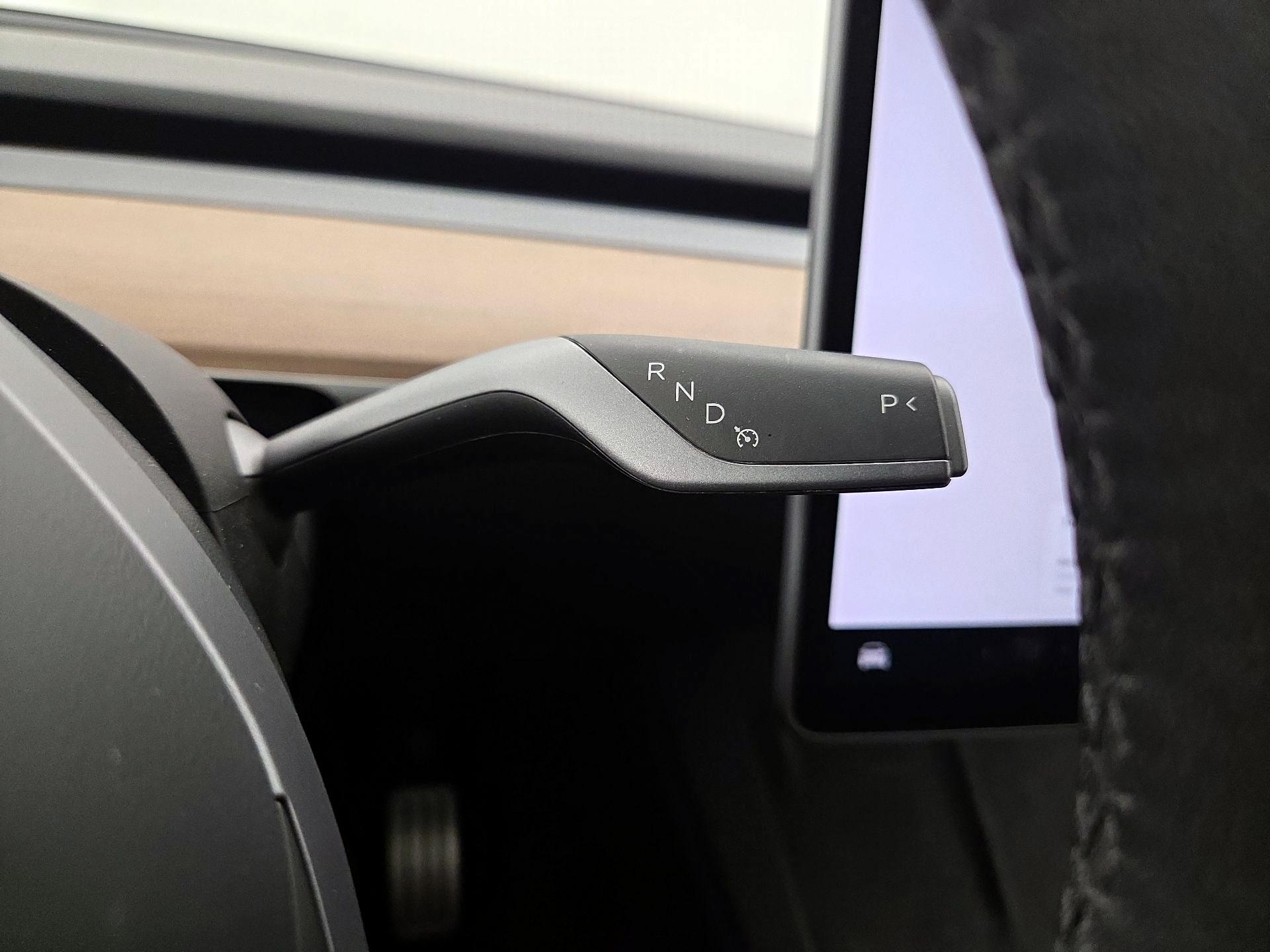 Thumbnail: 2022 Tesla Model Y - 17