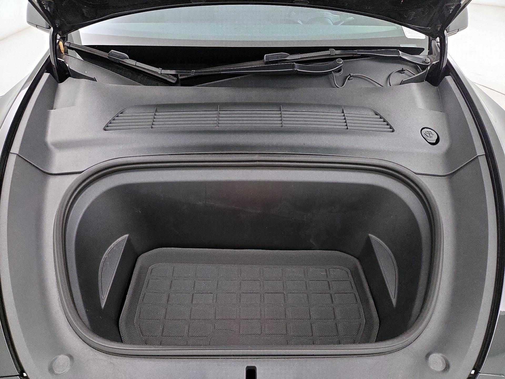 Thumbnail: 2022 Tesla Model Y - 20