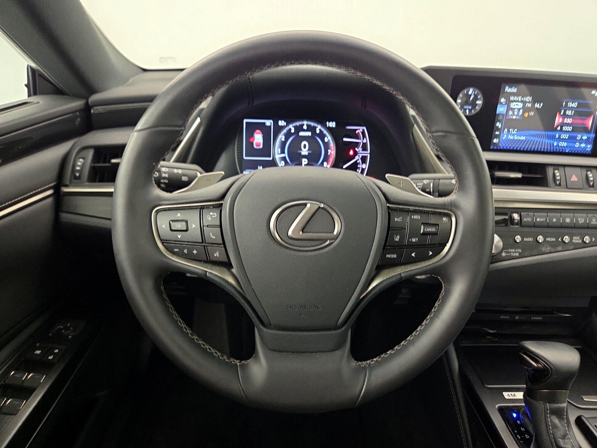 Thumbnail: 2021 Lexus ES - 10