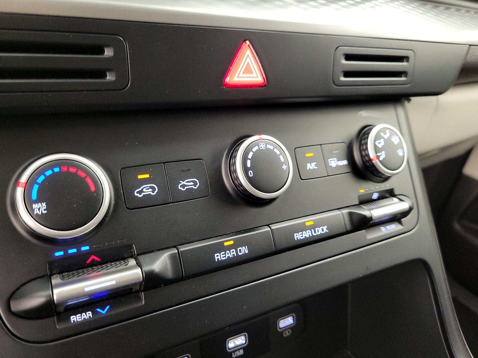 Thumbnail: 2024 Kia Carnival - 16