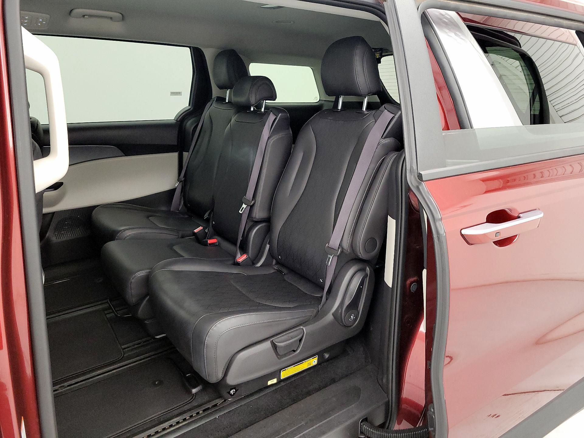 Thumbnail: 2024 Kia Carnival - 18