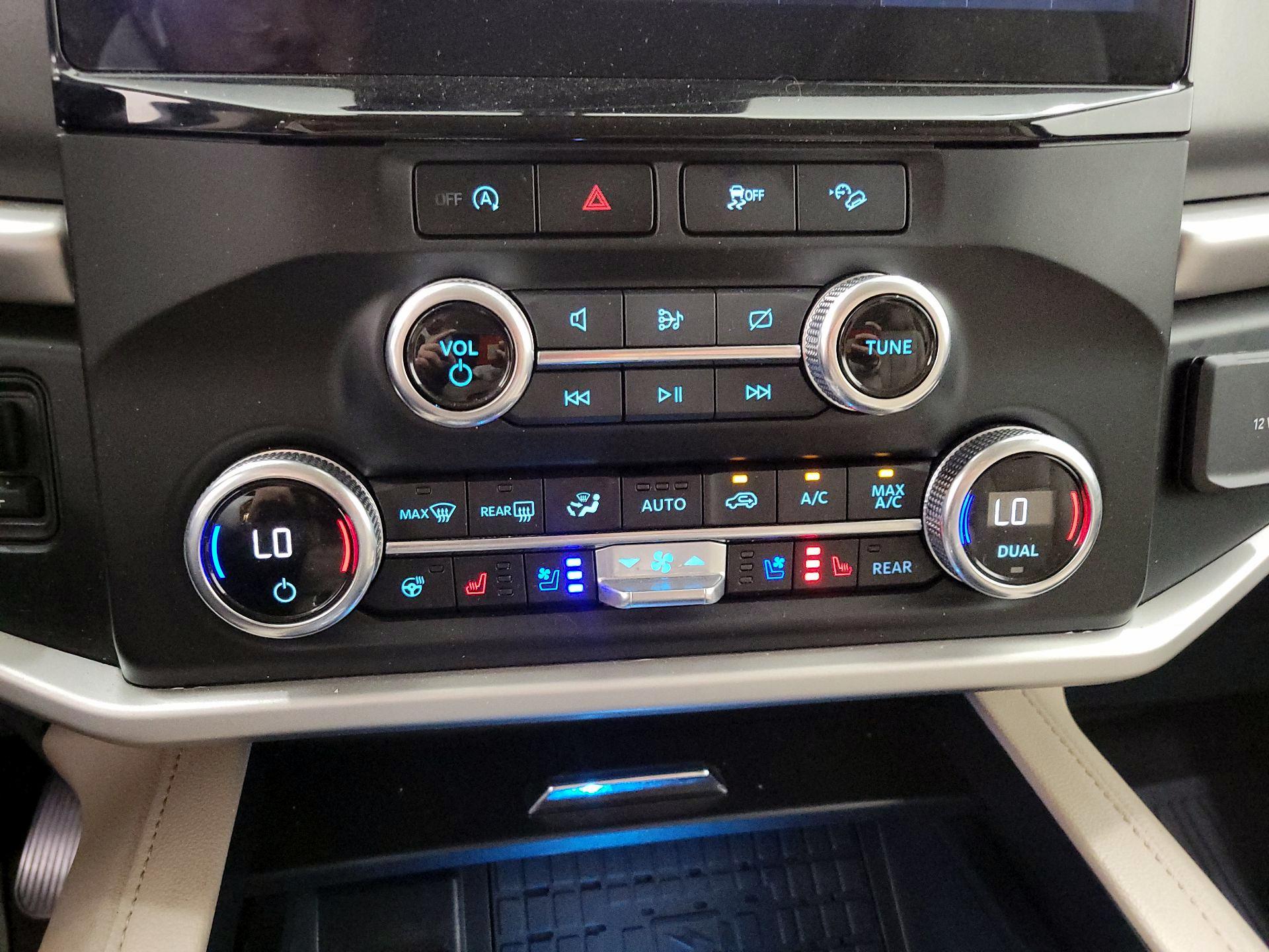 Thumbnail: 2023 Ford Expedition - 17