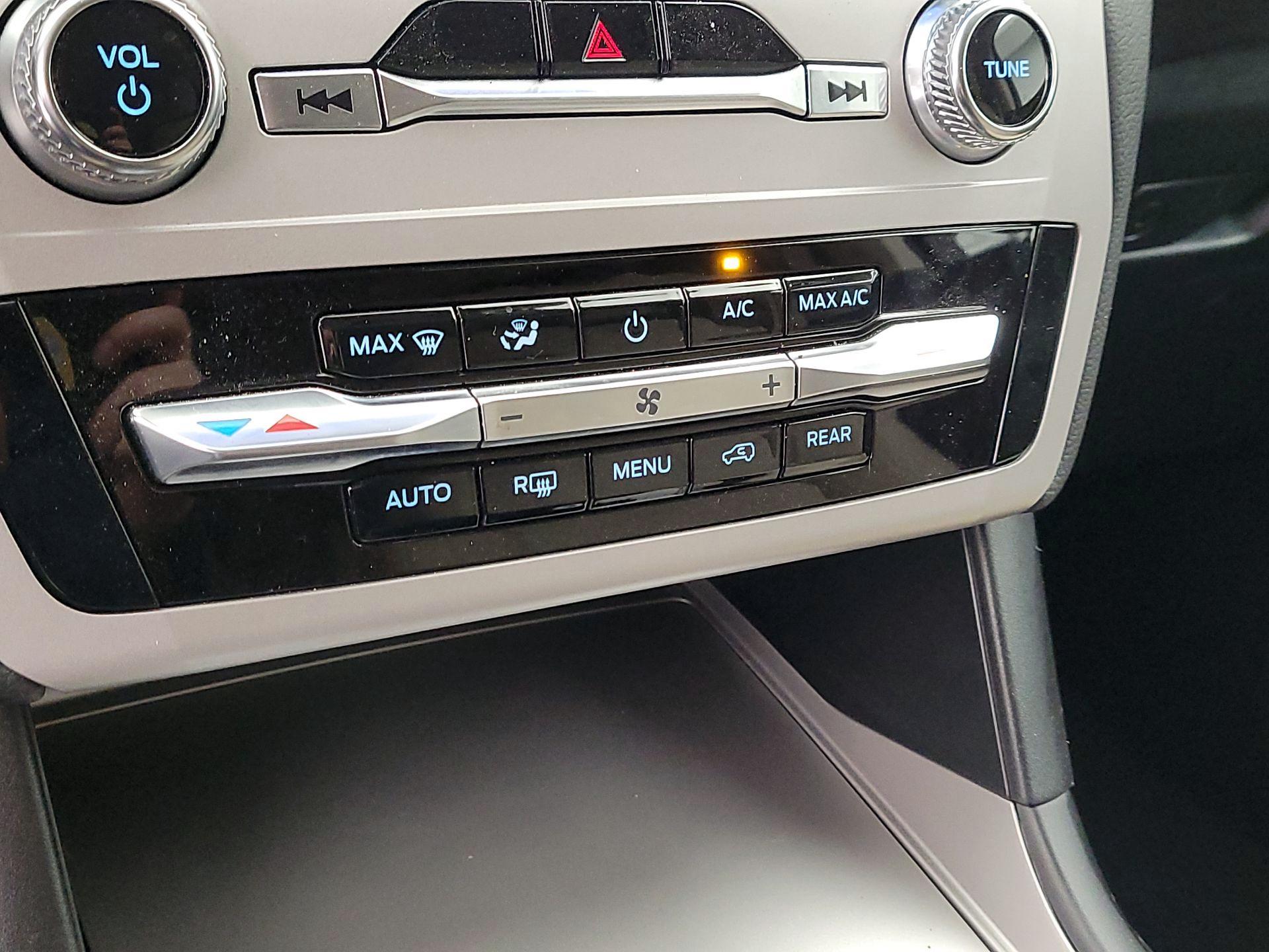 Thumbnail: 2024 Ford Explorer - 16