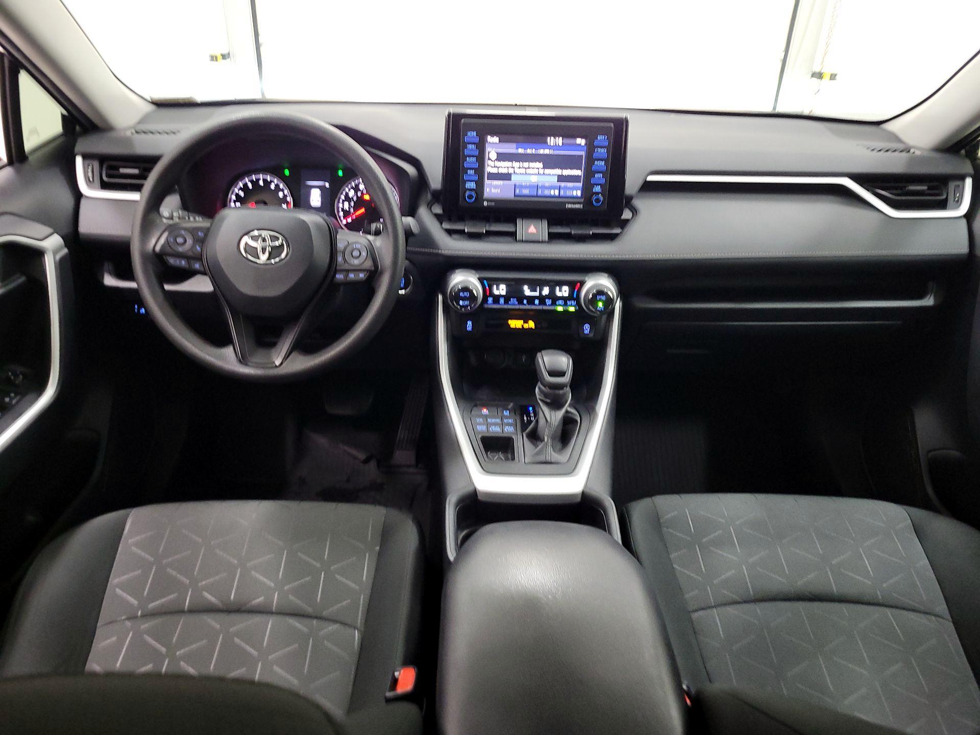 Thumbnail: 2020 Toyota RAV4 - 9
