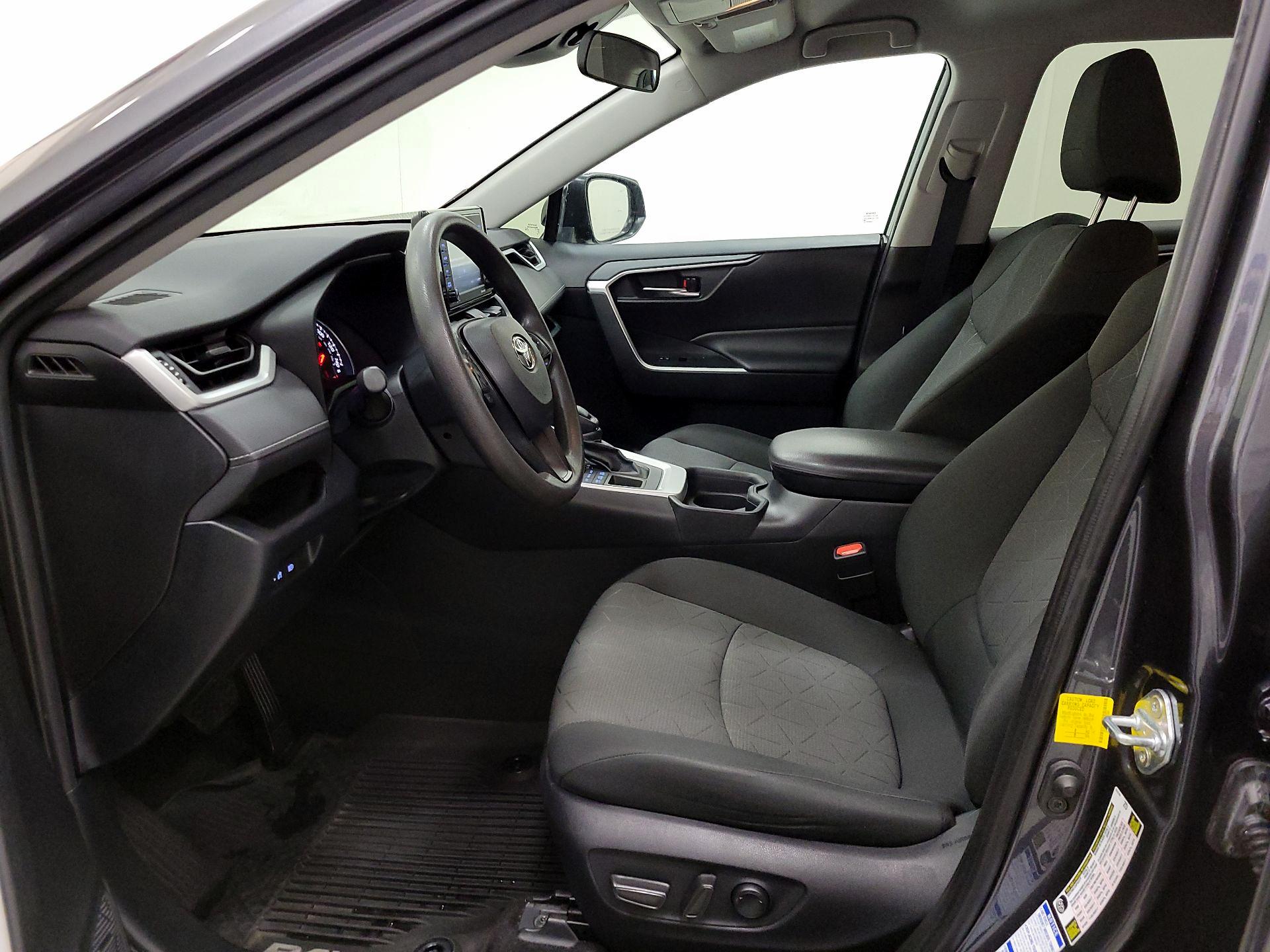 Thumbnail: 2020 Toyota RAV4 - 11