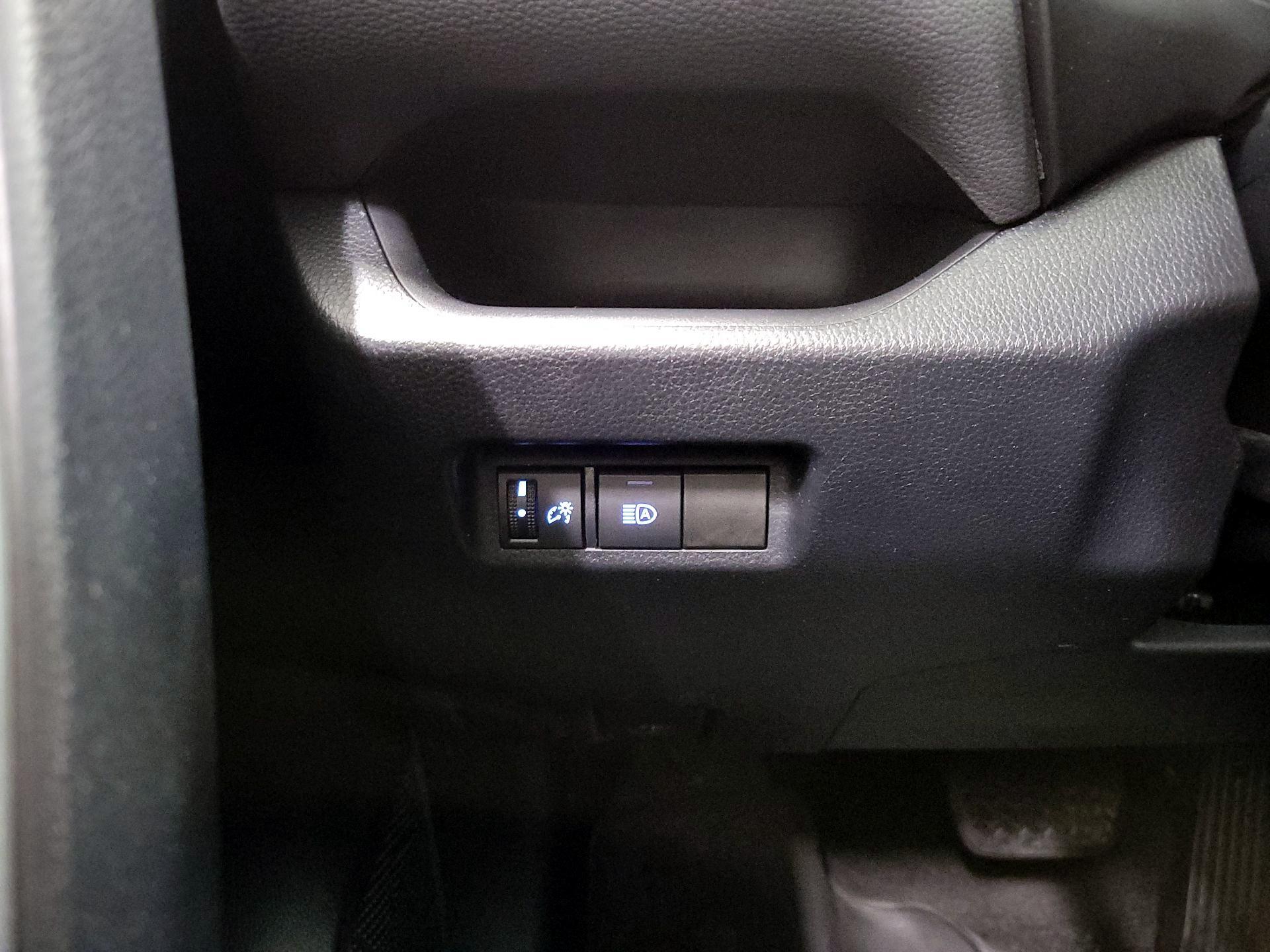 Thumbnail: 2020 Toyota RAV4 - 13