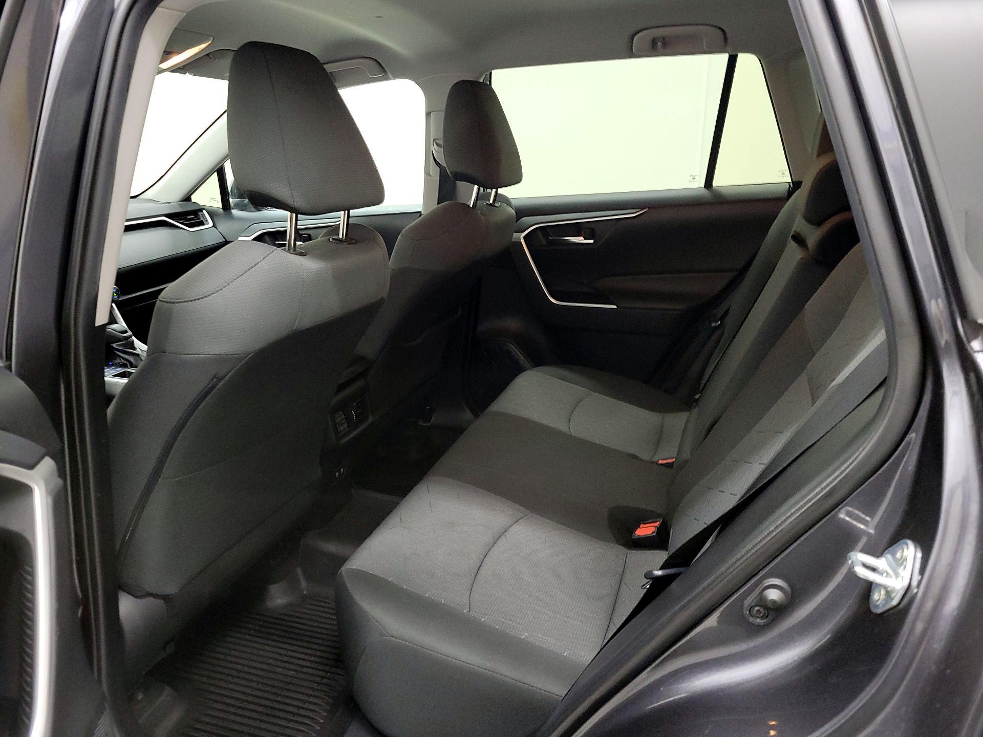 Thumbnail: 2020 Toyota RAV4 - 19