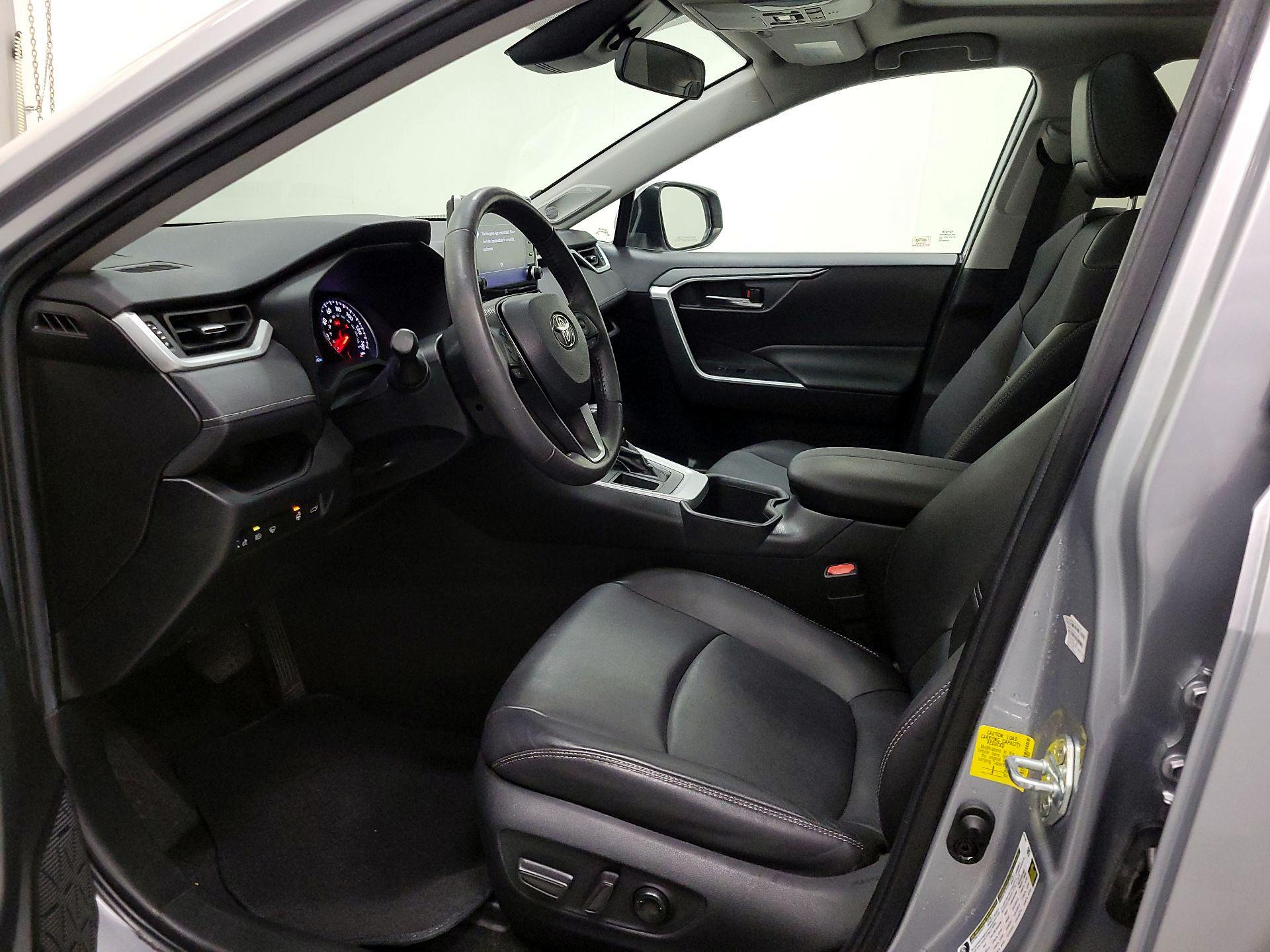 Thumbnail: 2022 Toyota RAV4 - 11