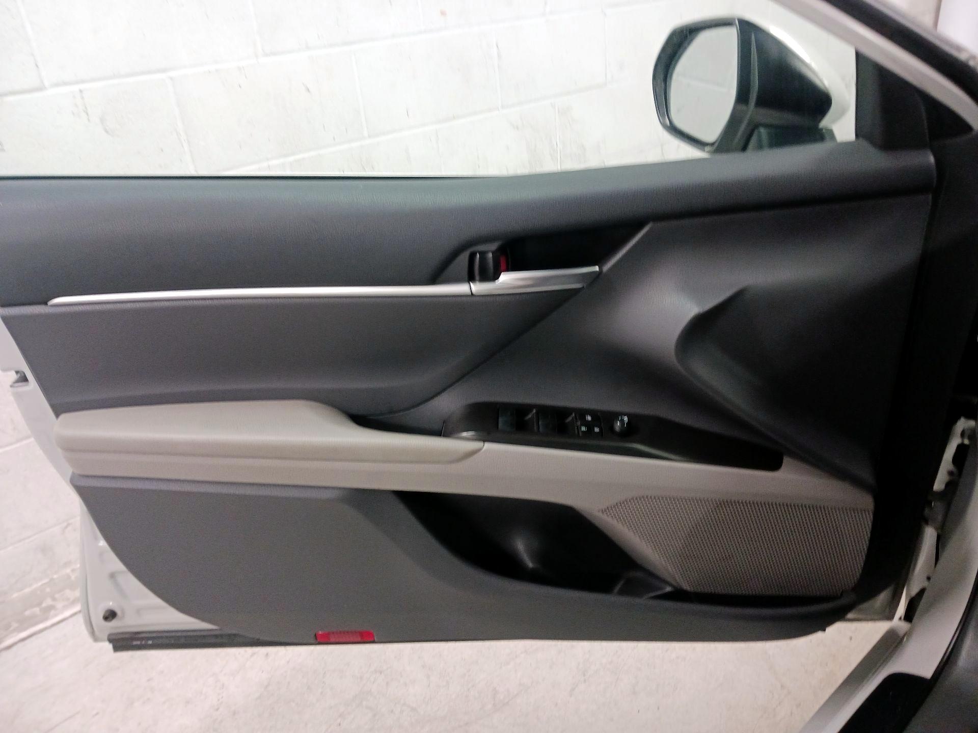 Thumbnail: 2023 Toyota Camry - 10