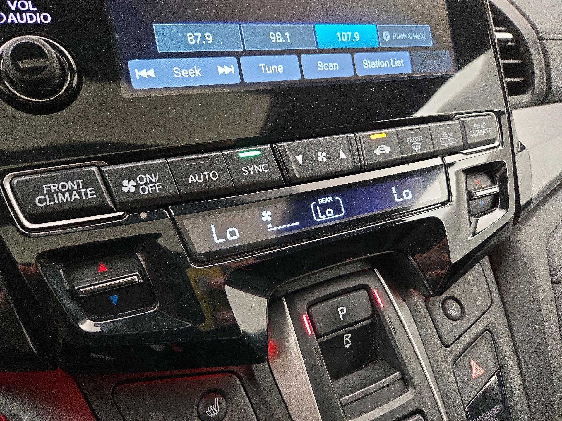 Thumbnail: 2023 Honda Odyssey - 16