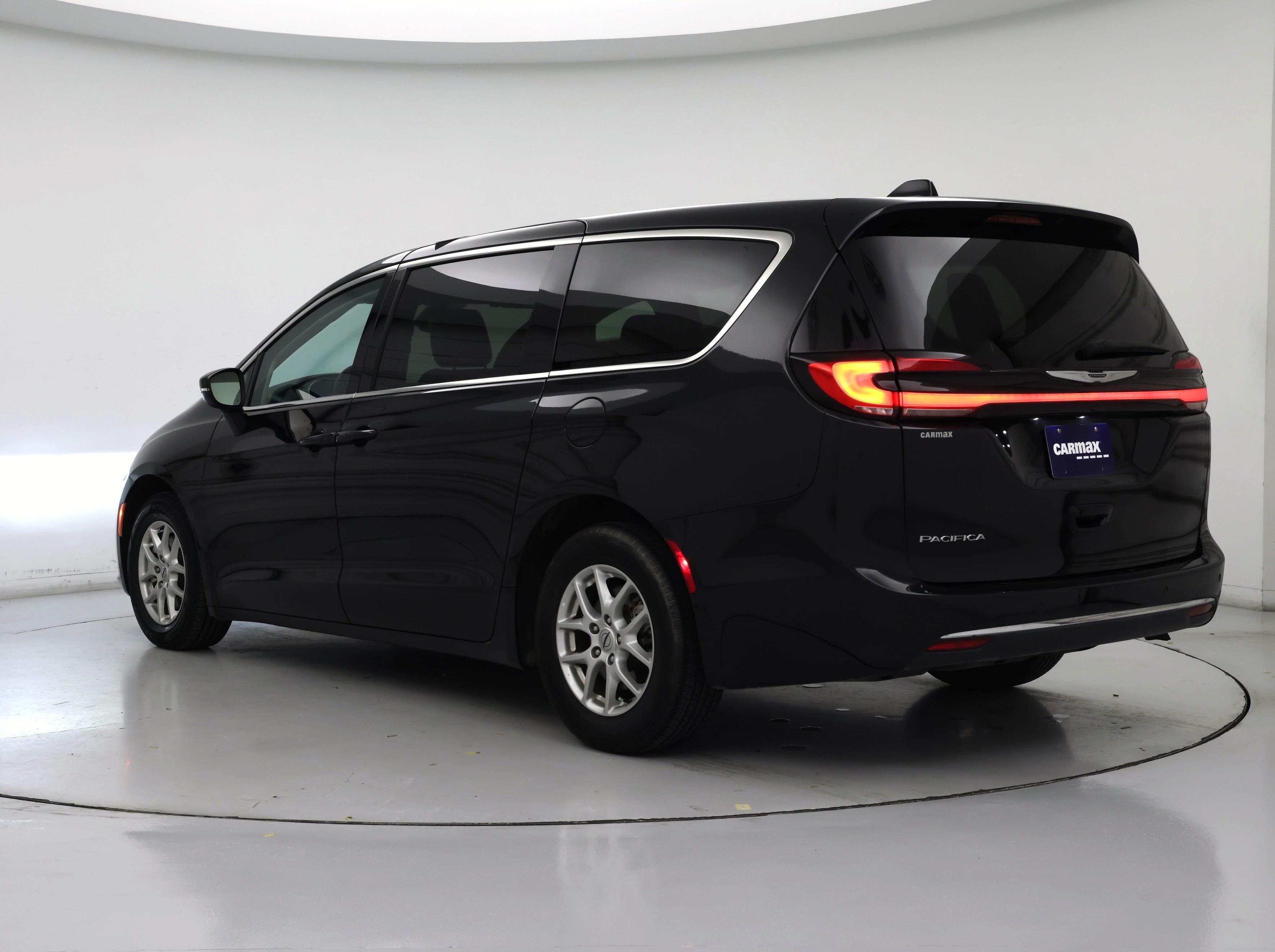 Thumbnail: 2023 Chrysler Pacifica - 2