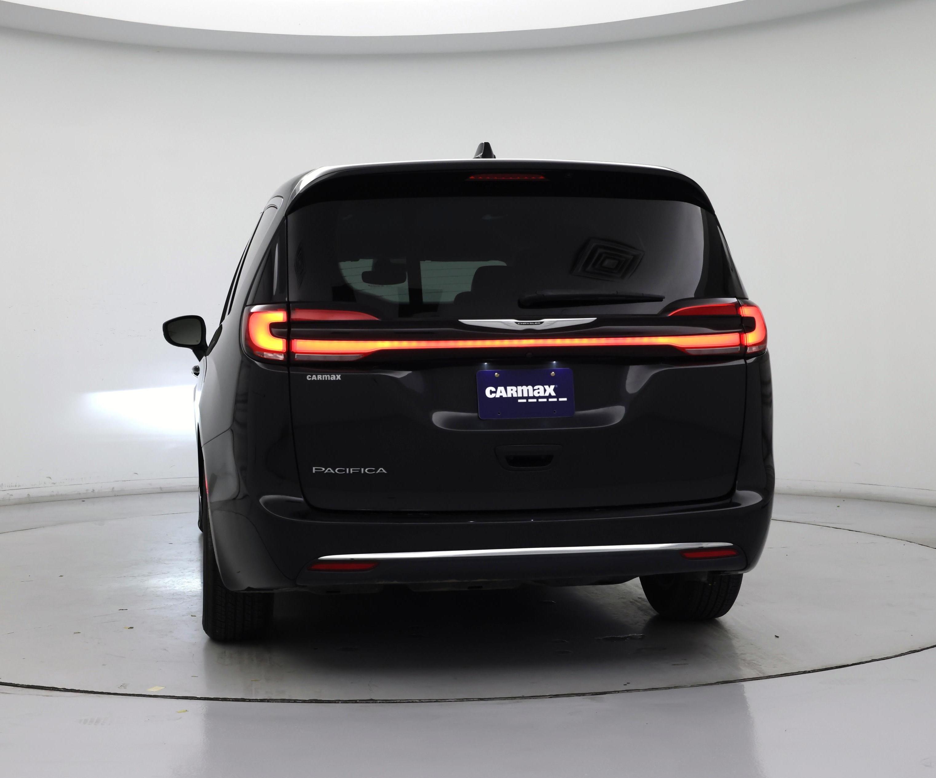 Thumbnail: 2023 Chrysler Pacifica - 6