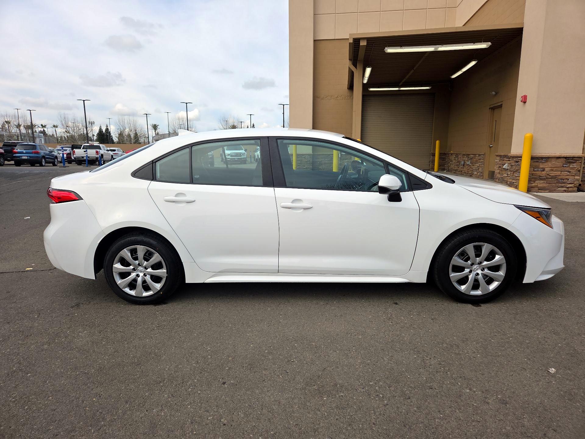 Thumbnail: 2024 Toyota Corolla - 4