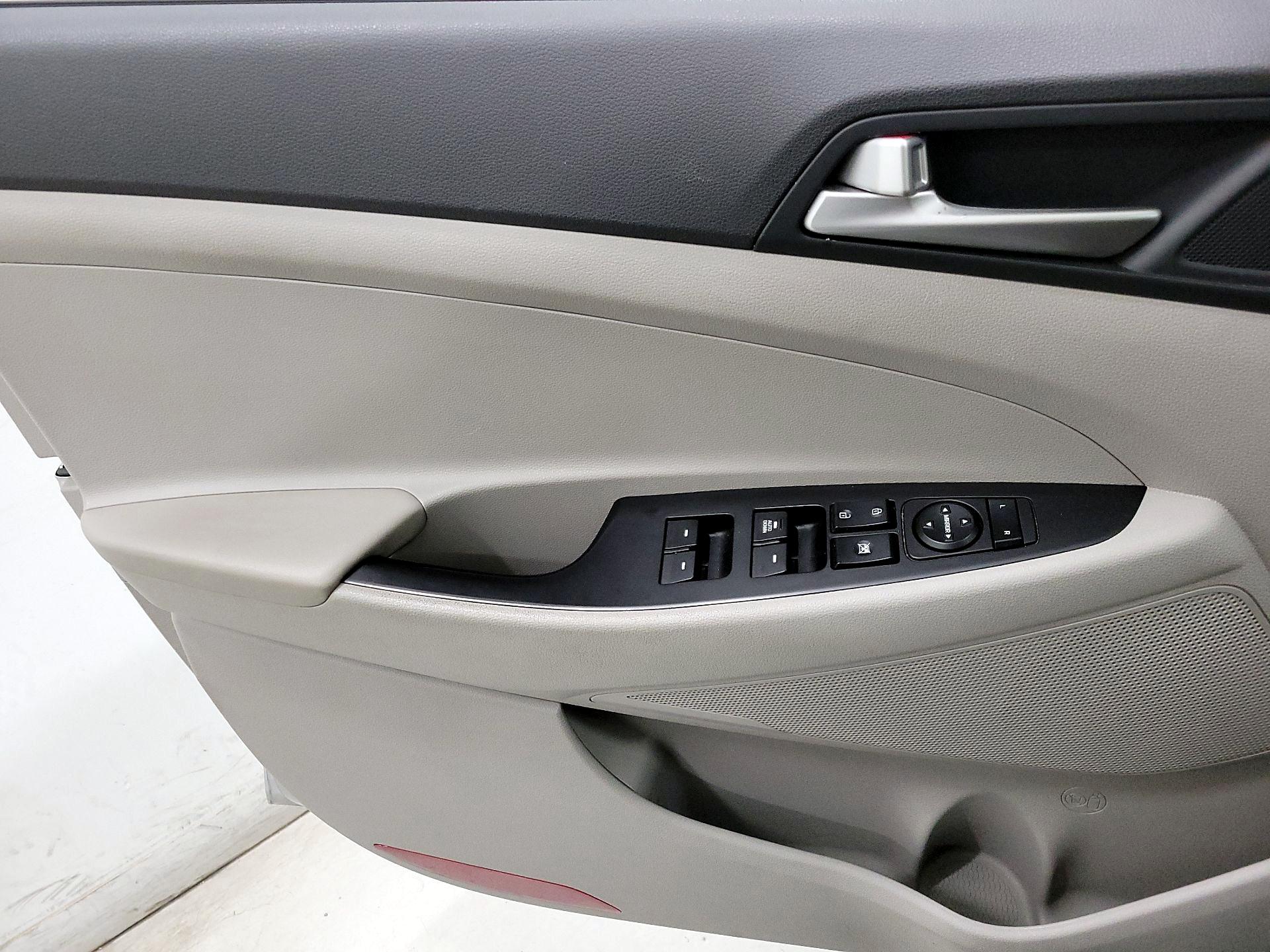 Thumbnail: 2020 Hyundai Tucson - 12