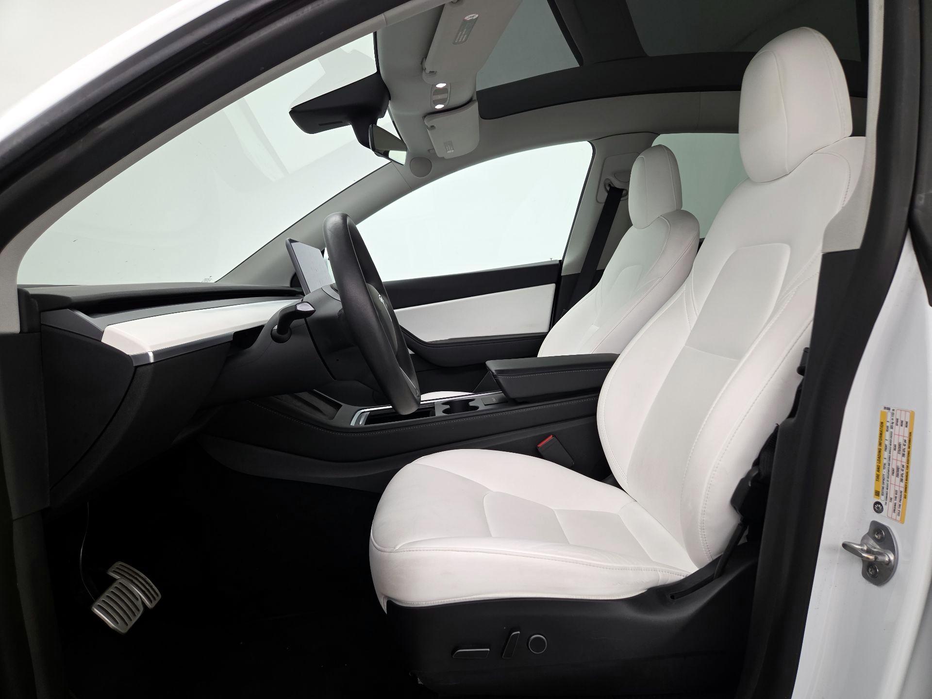 Thumbnail: 2022 Tesla Model Y - 11