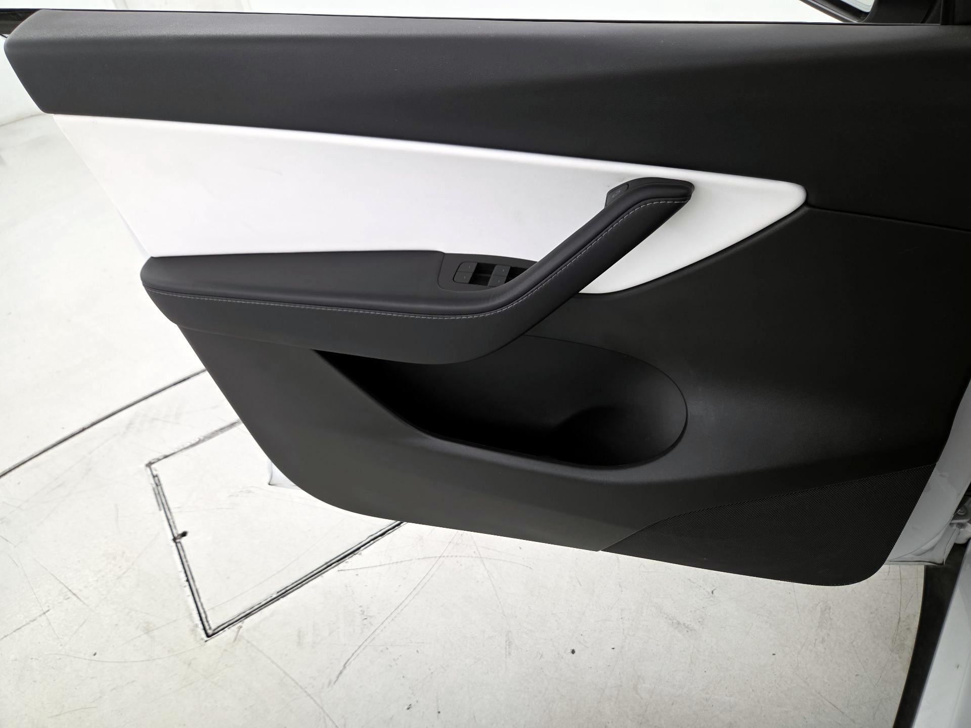 Thumbnail: 2022 Tesla Model Y - 12