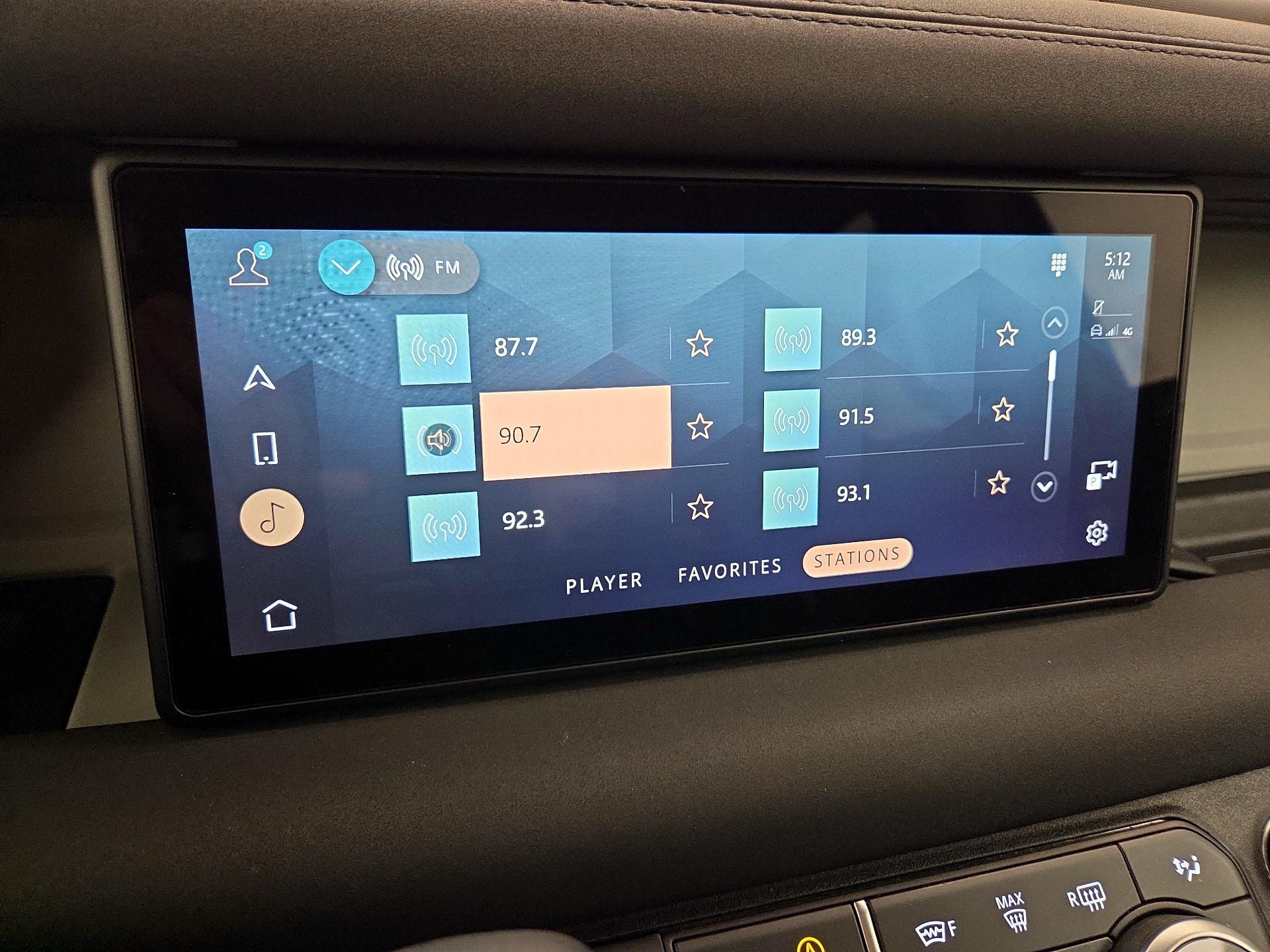 Thumbnail: 2021 Land Rover Defender - 15