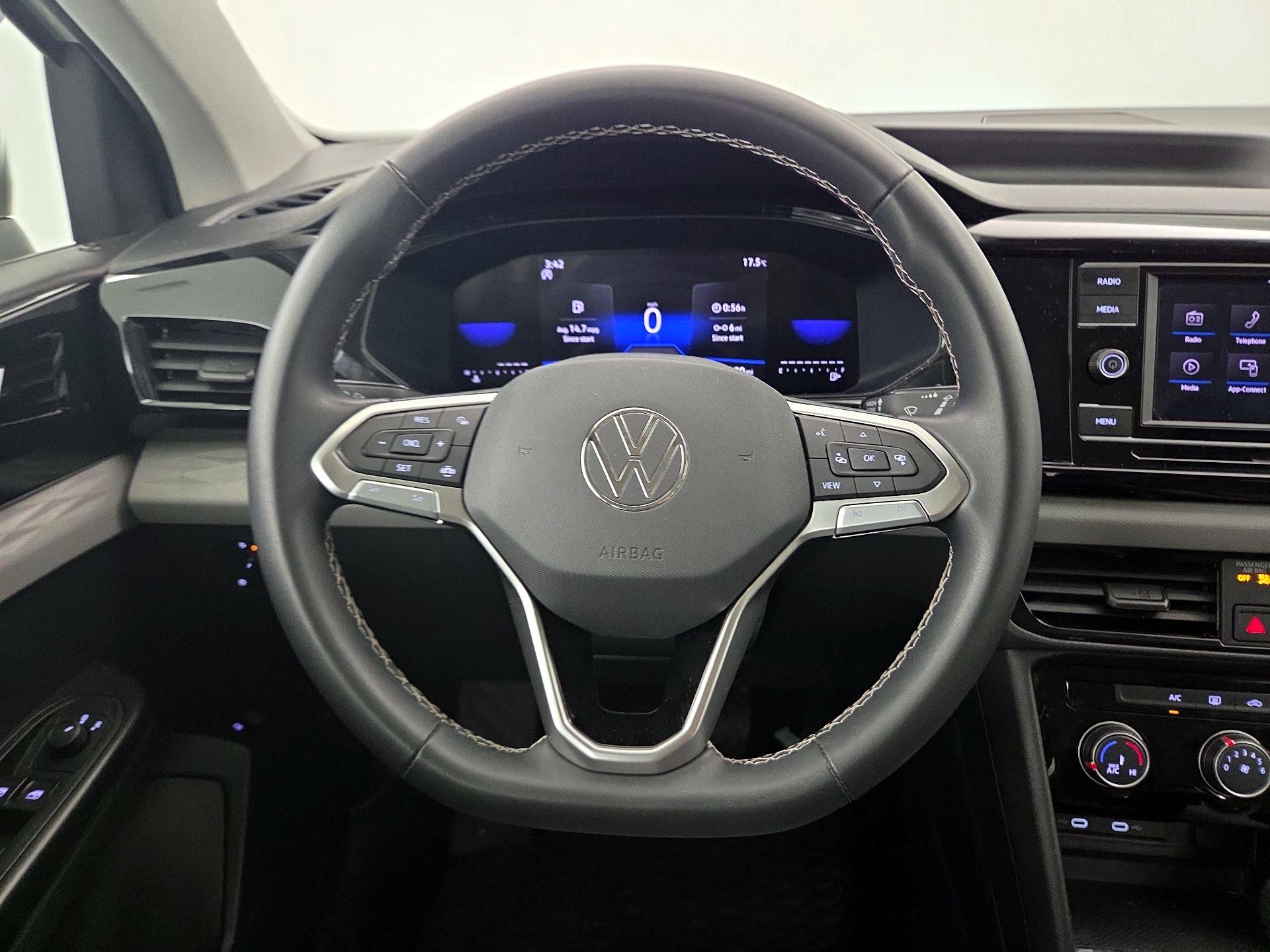 Thumbnail: 2023 Volkswagen Taos - 10