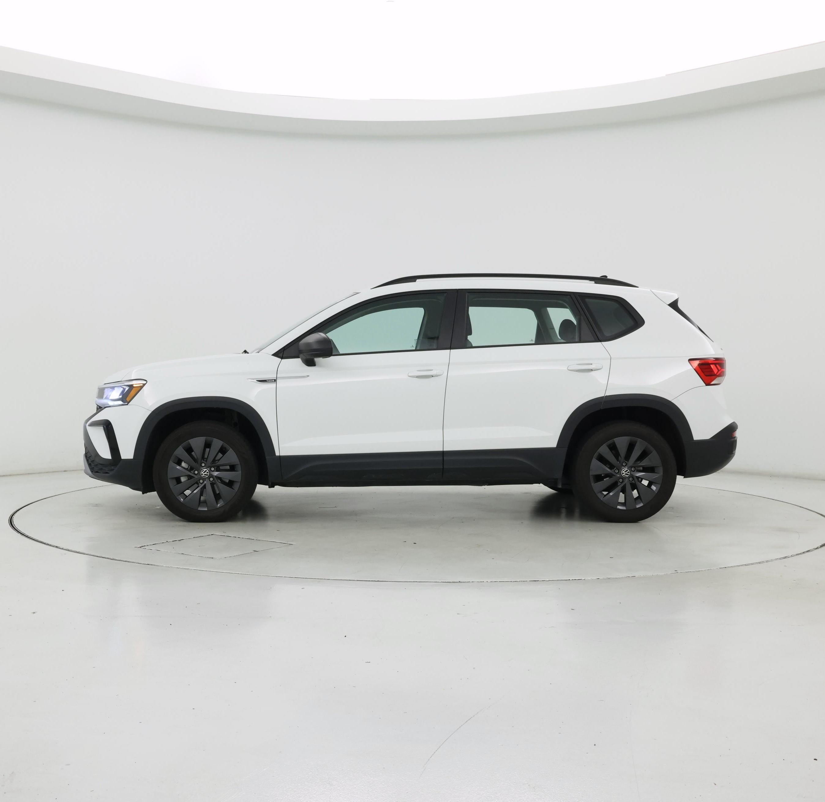 Thumbnail: 2023 Volkswagen Taos - 3