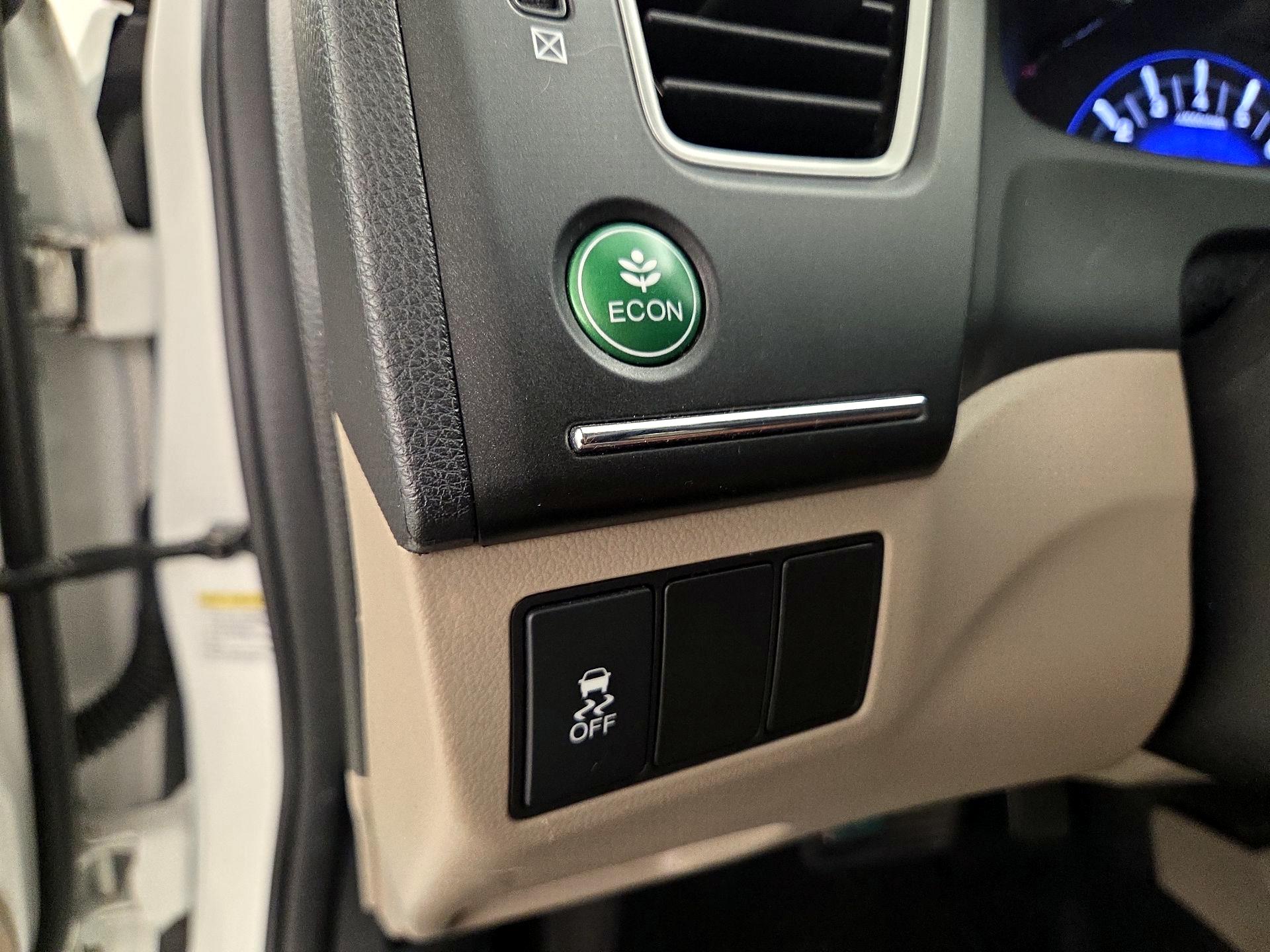 Thumbnail: 2015 Honda Civic - 13