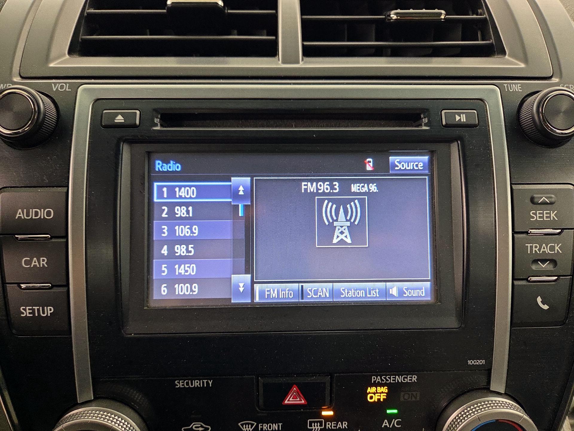 Thumbnail: 2014 Toyota Camry - 15